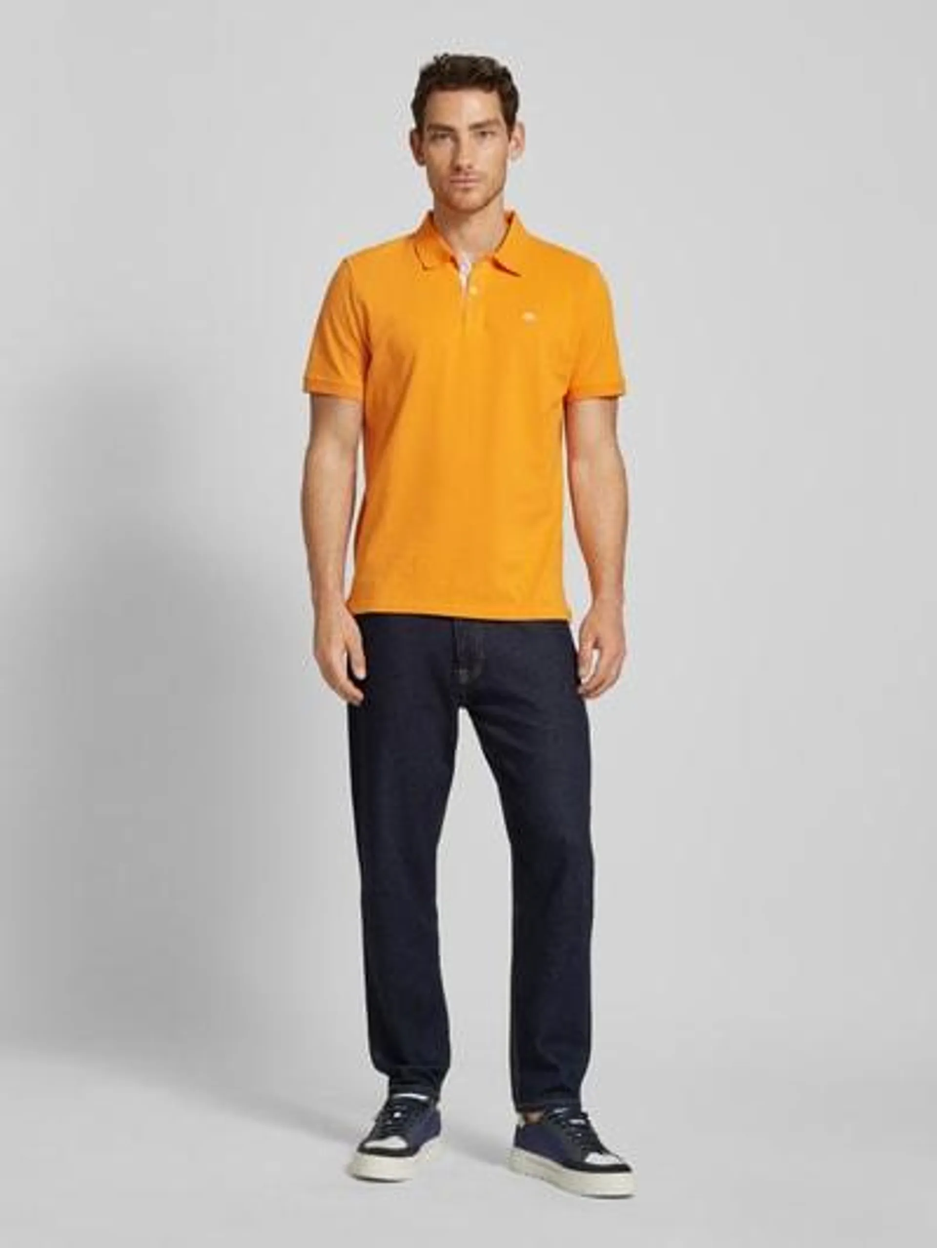 Poloshirt mit Label-Detail in orange