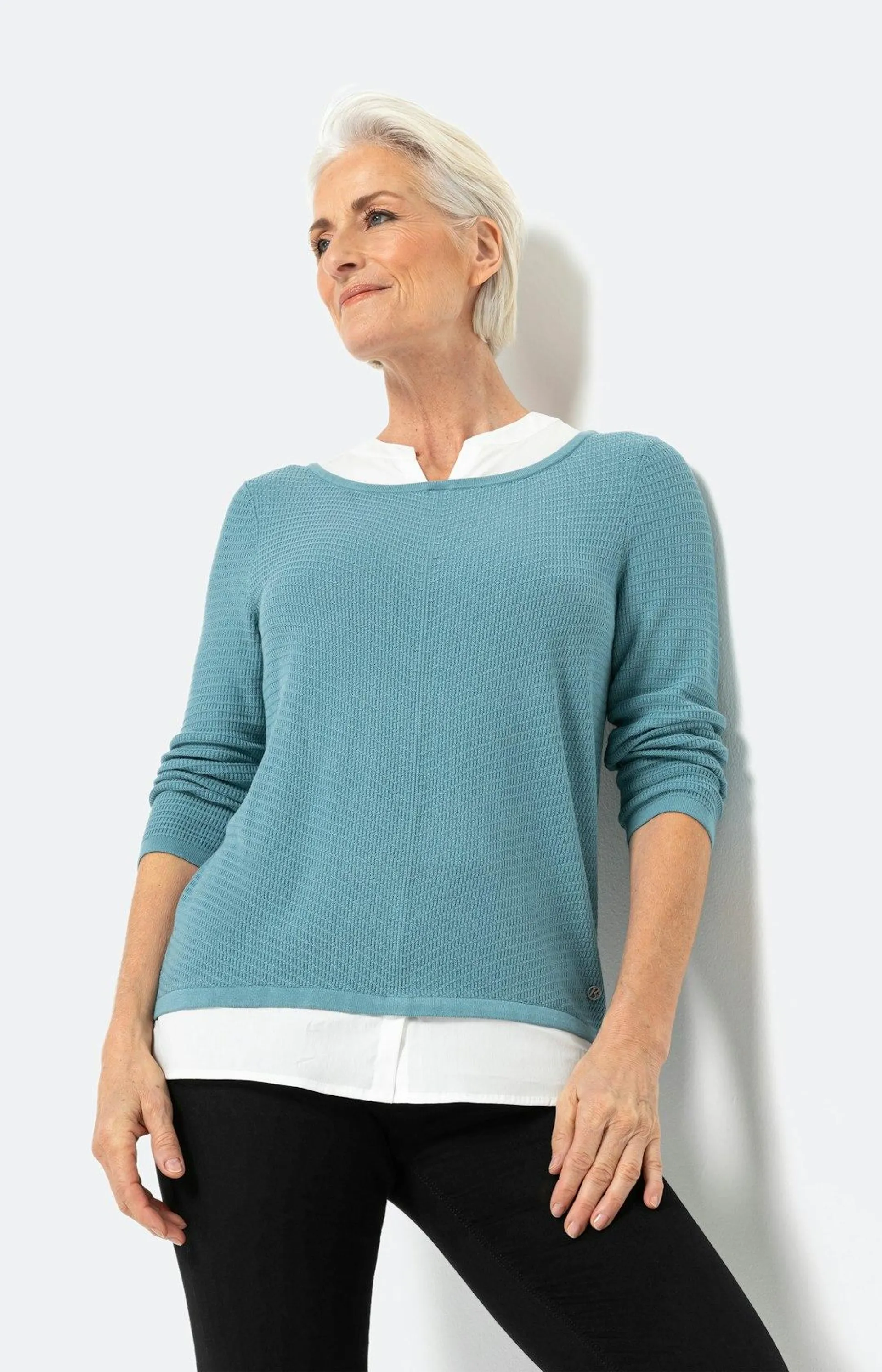 Gestreifter Pullover mit Blusensaum