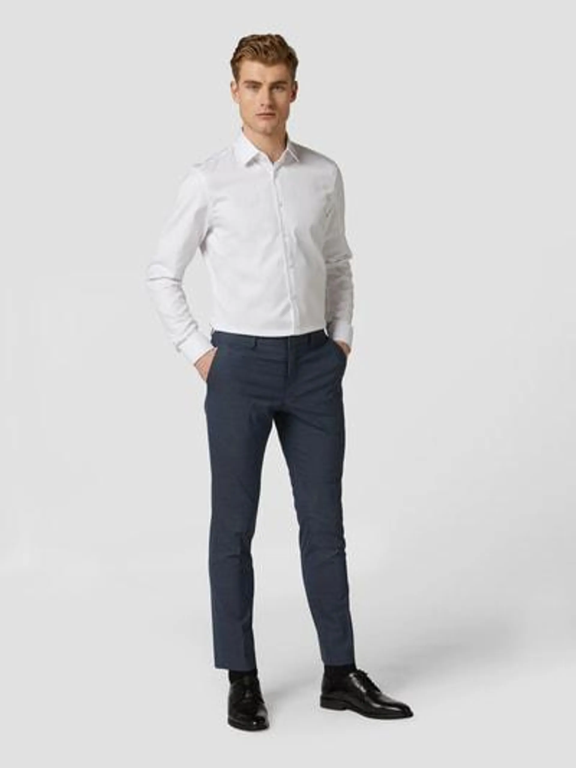 Slim Fit Business-Hemd aus Twill in weiss