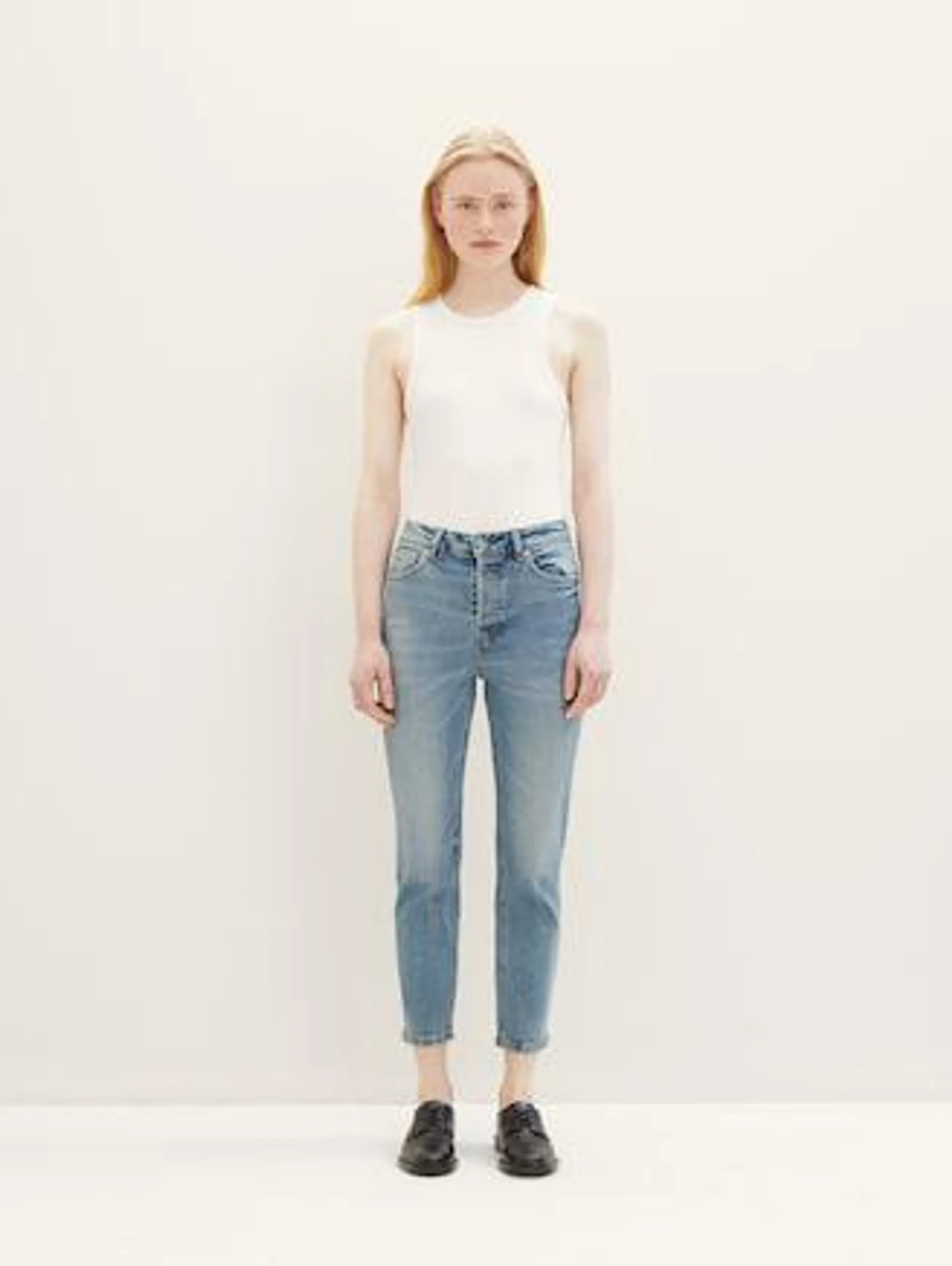 Lotte Slim Straight jeans with recycled cotton
