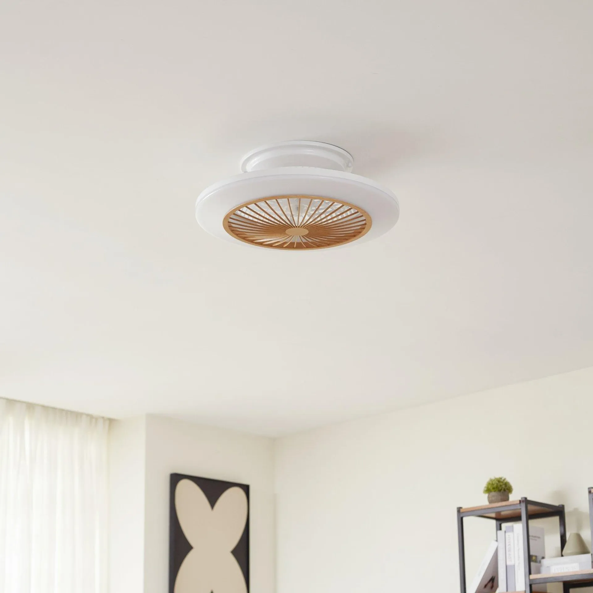 Lindby LED-Deckenventilator Mamuti, holzfarben, leise, 55 cm