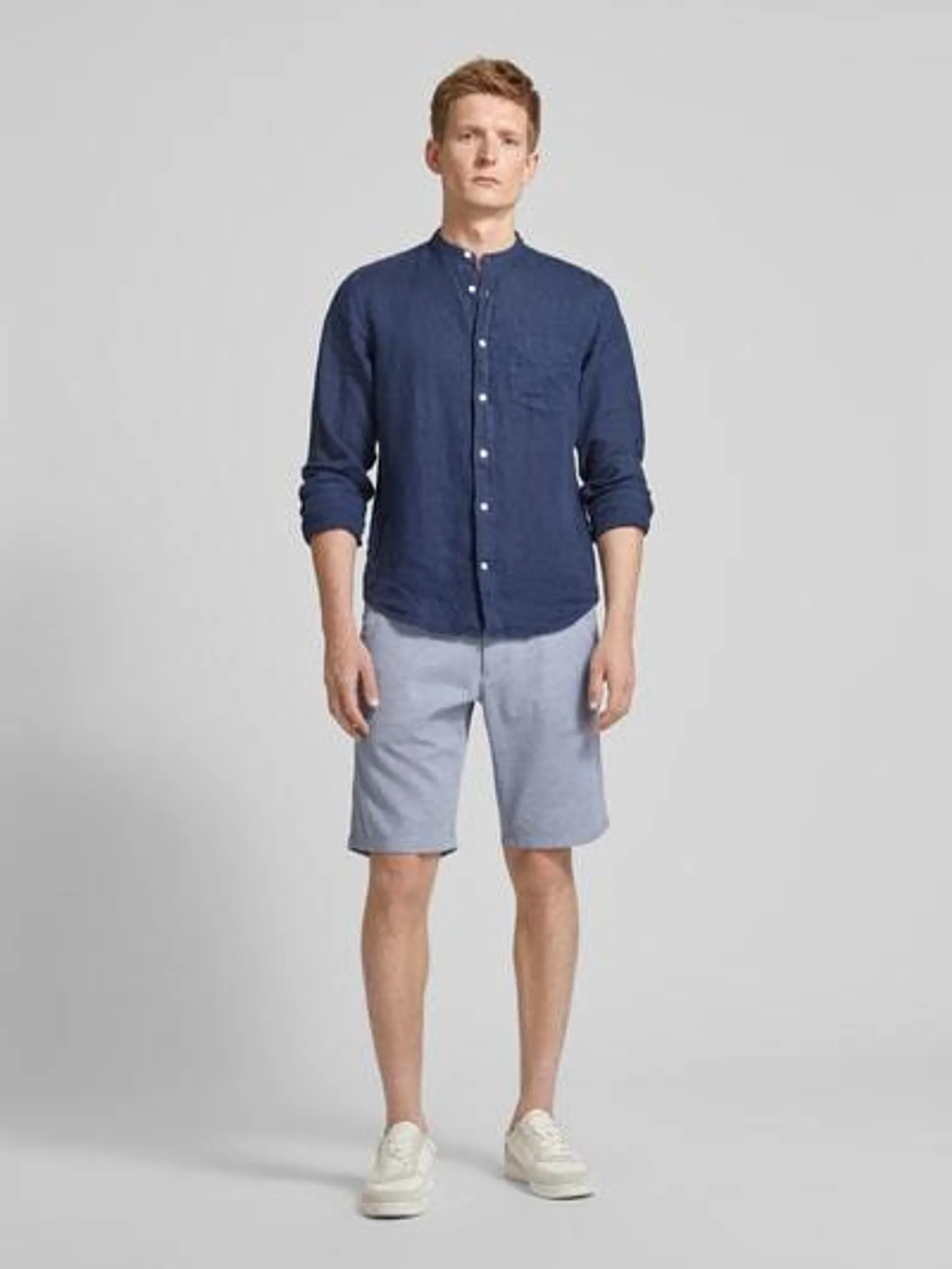 Regular Fit Bermudas mit Stoffgürtel in jeansblau