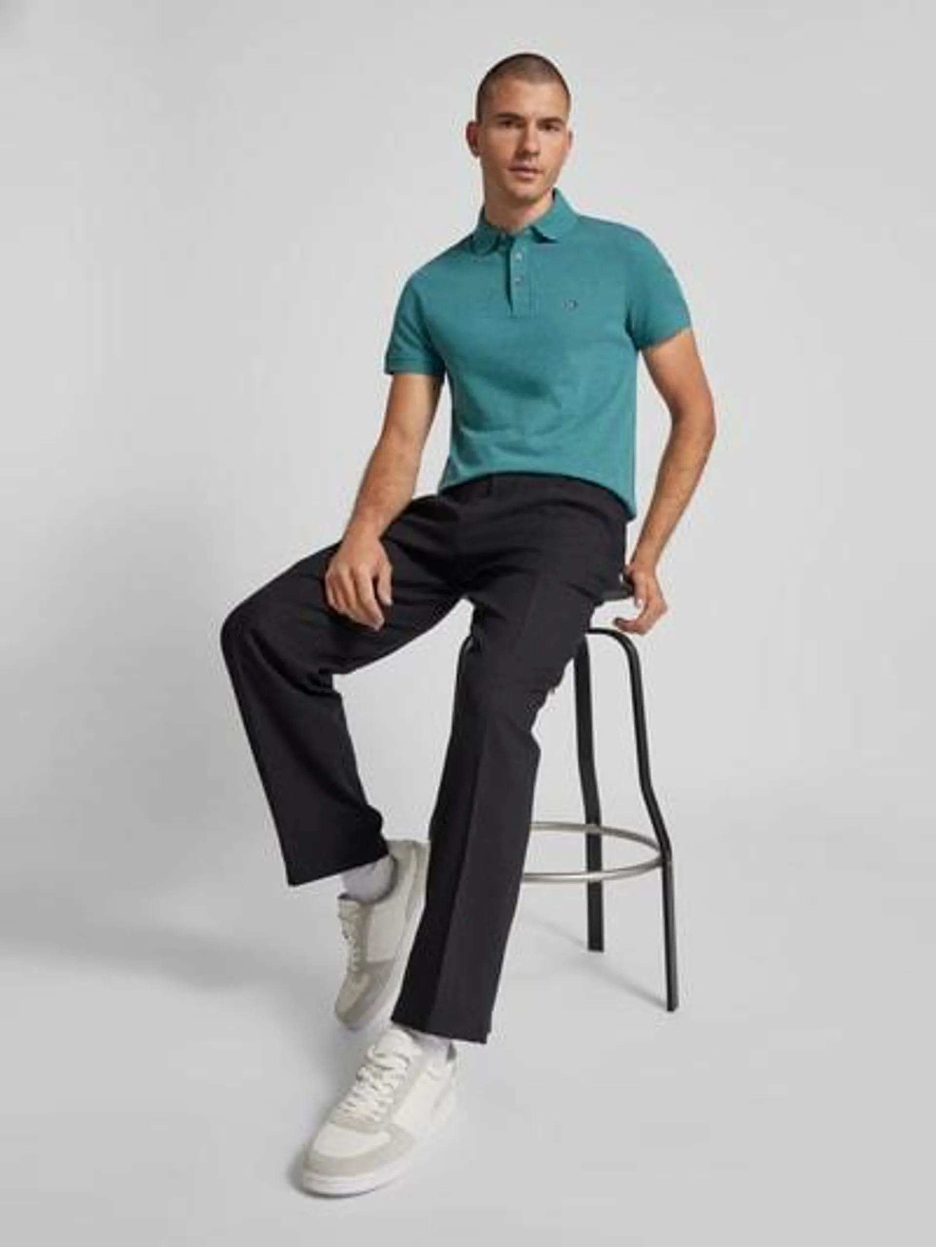 Slim Fit Poloshirt mit Label-Stitching in bottle