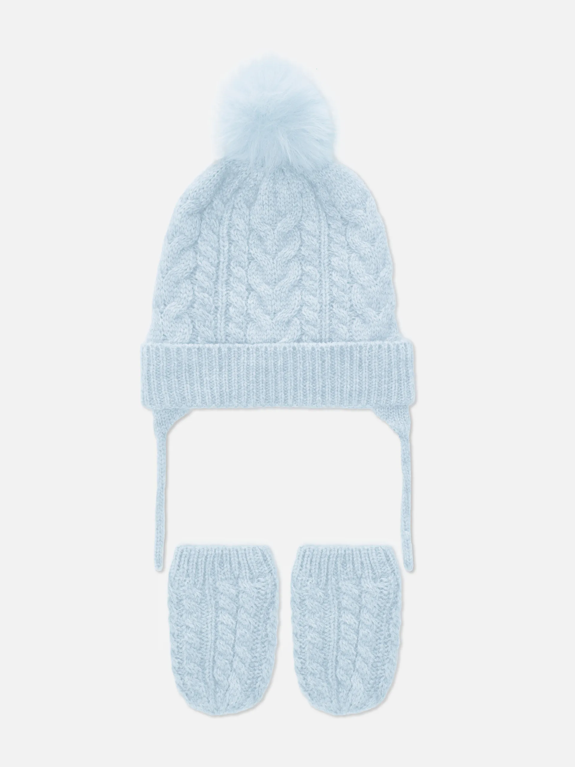 Strickmütze und Fäustlinge mit Zopfmuster im Set