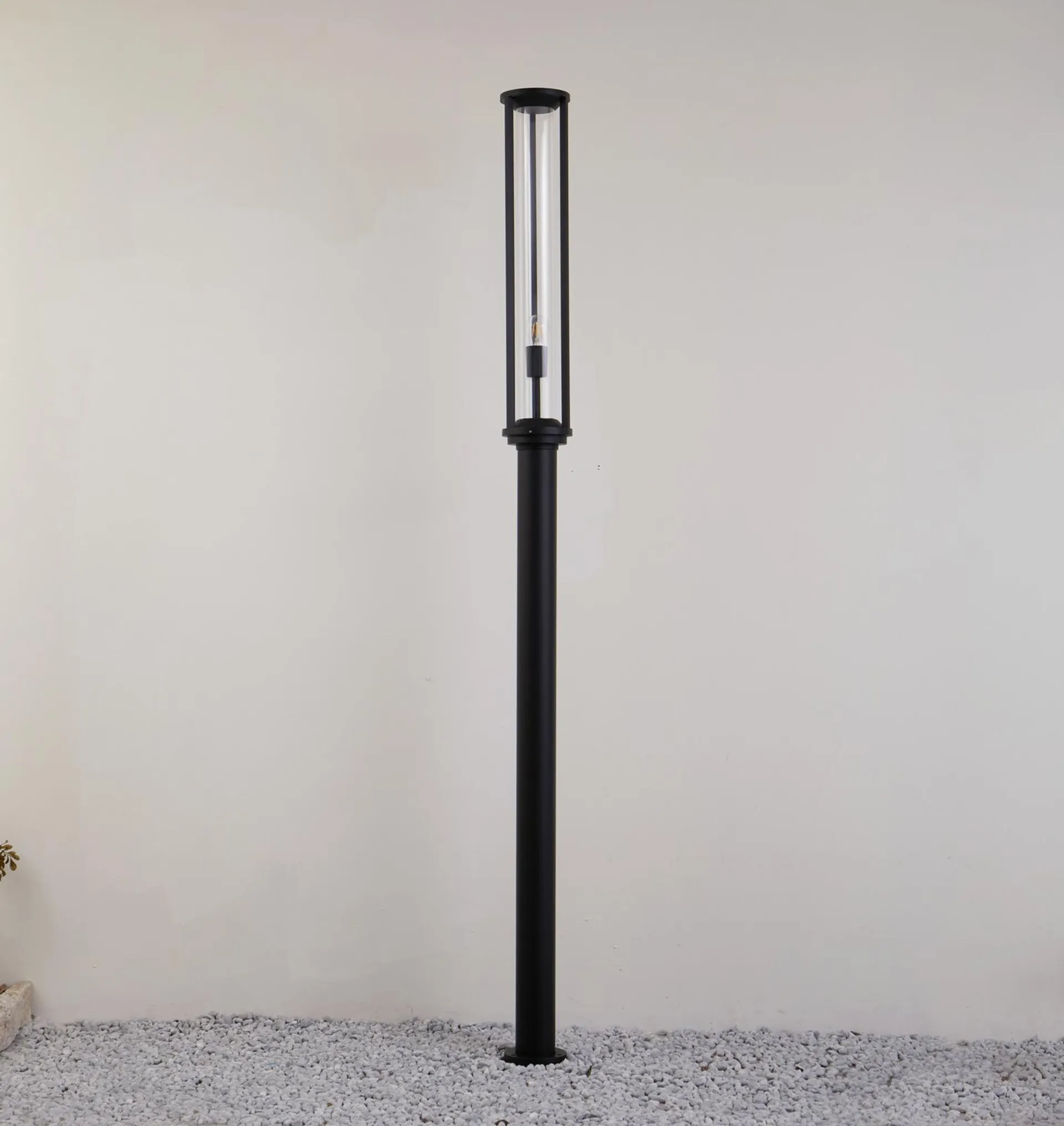 Lucande Wegeleuchte Alivaro, schwarz, Aluminium, 220 cm, E27