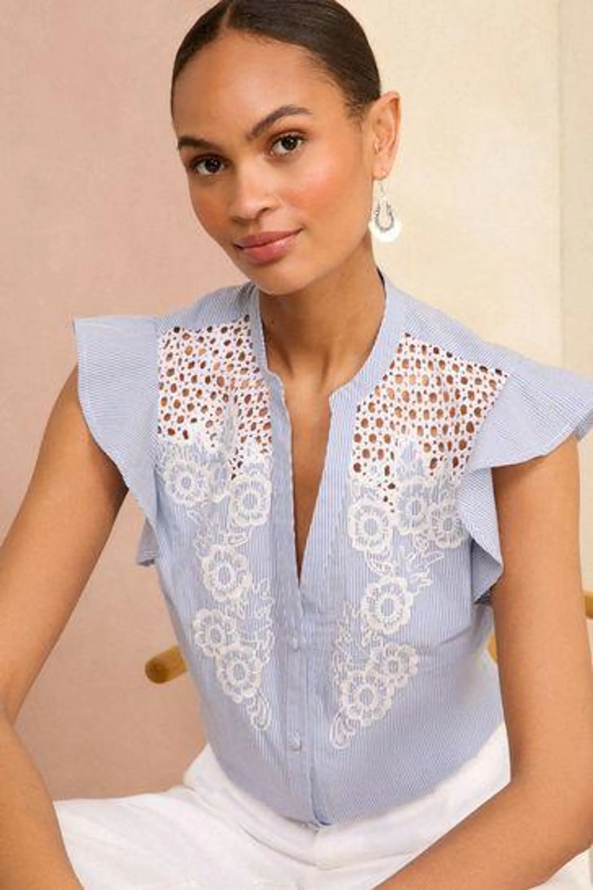 Love & Roses Cutwork-Bluse mit Leinenanteil und Flatterärmeln