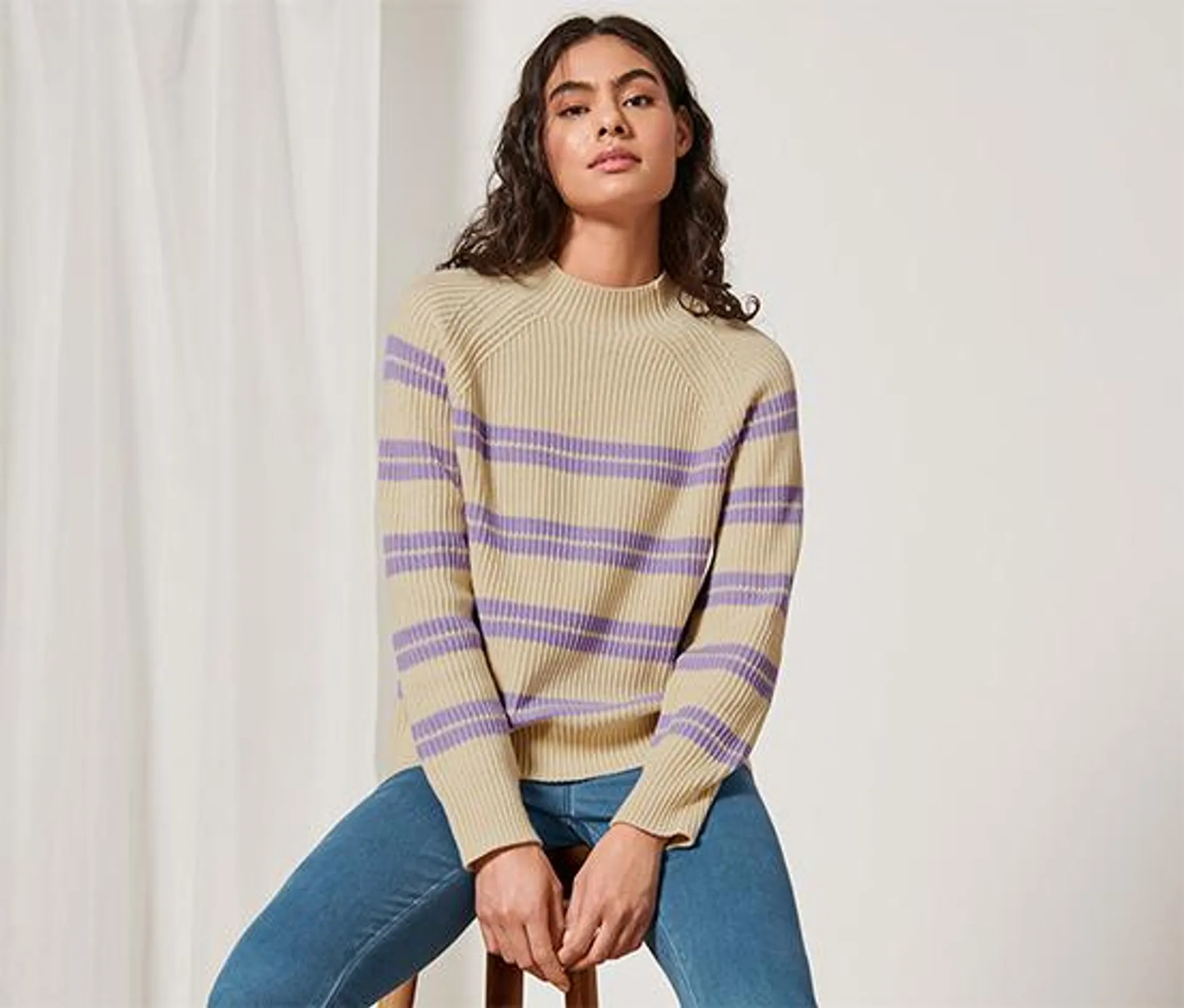 Gestreifter Strickpullover