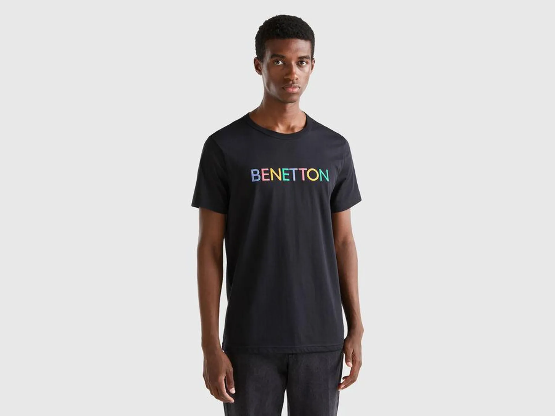 T-Shirt aus Bio-Baumwolle in Schwarz mit Logoprint