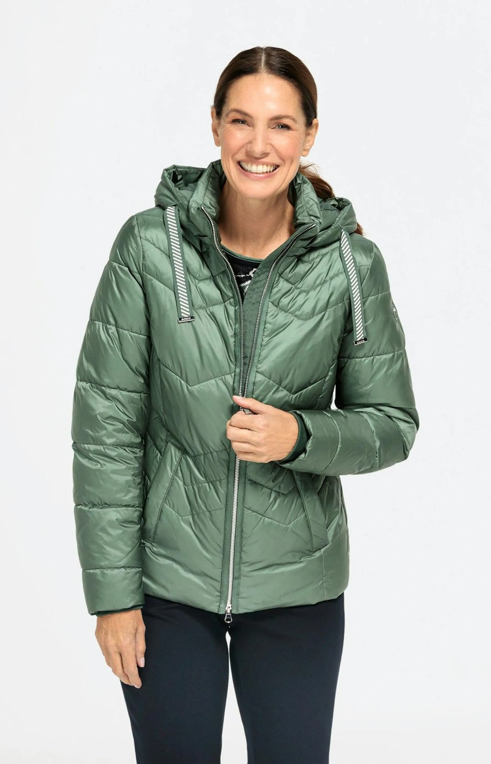 Steppjacke mit abnehmbarer Kapuze