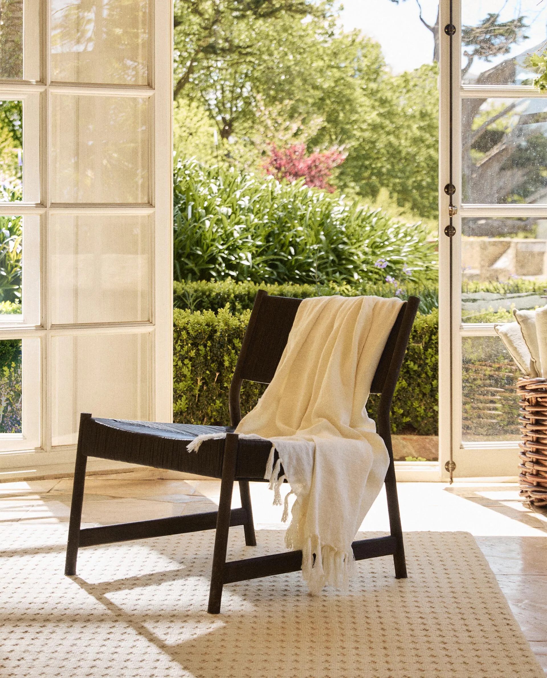 WOOD AND WOVEN LEATHER CHAIR