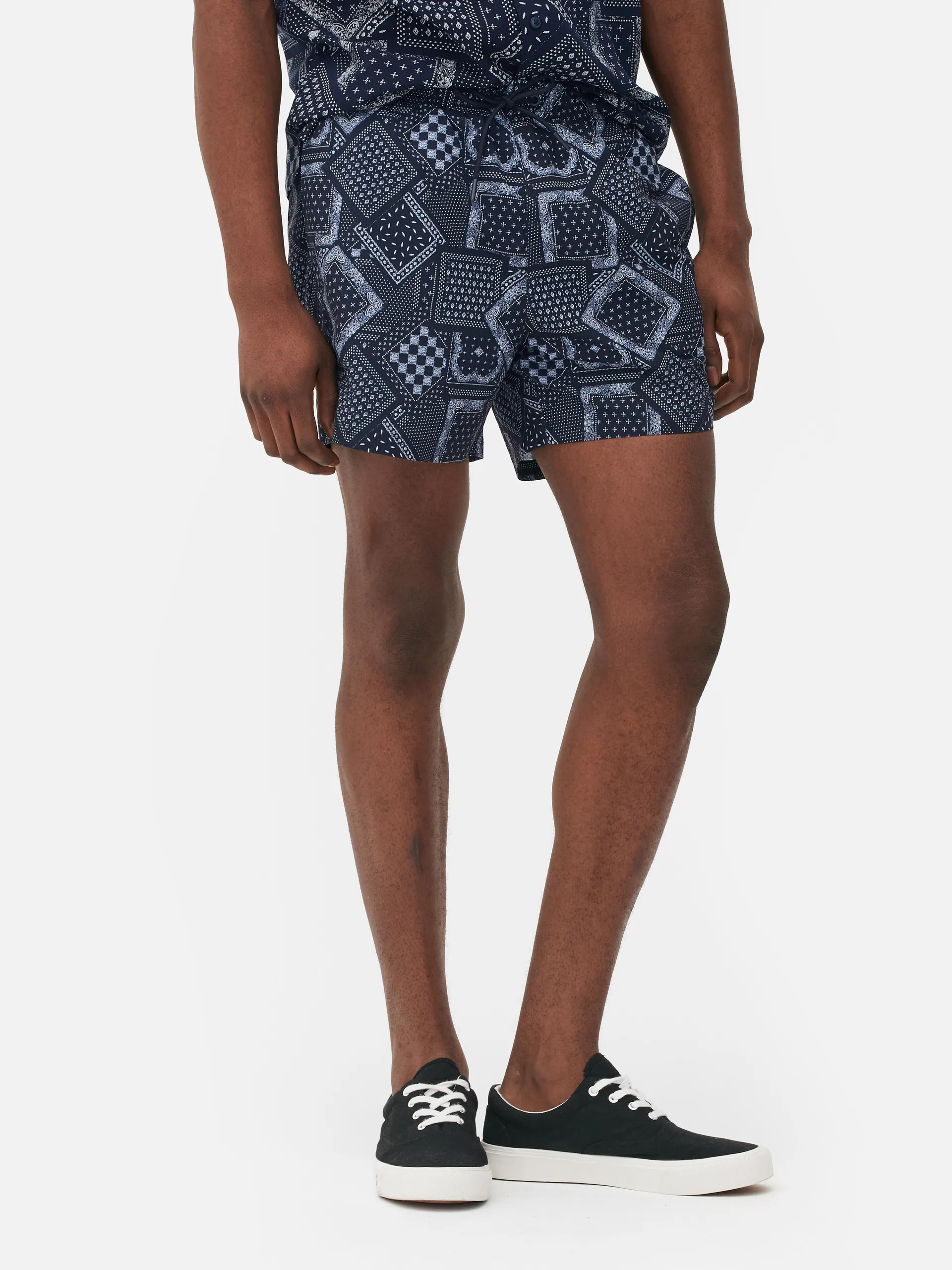 Shorts mit Bandana-Print