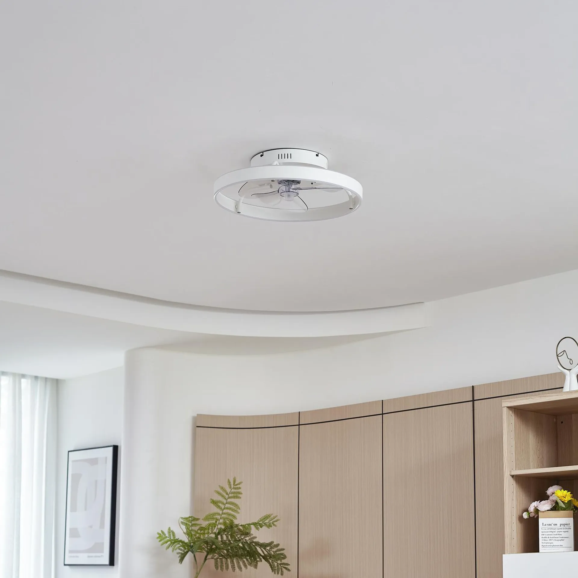 Lindby LED-Deckenventilator Momitu, weiß, leise, Ø 14 cm