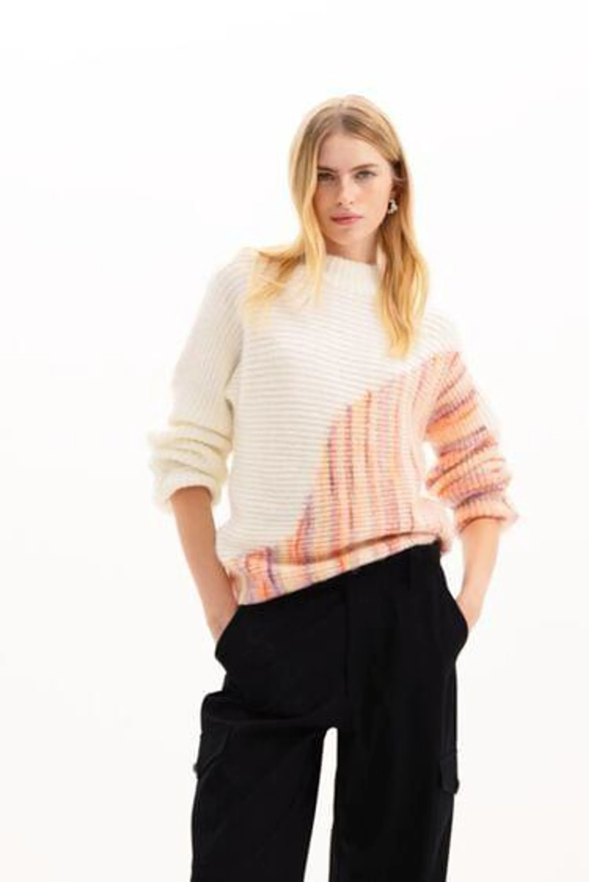 Pull motif asymétrique