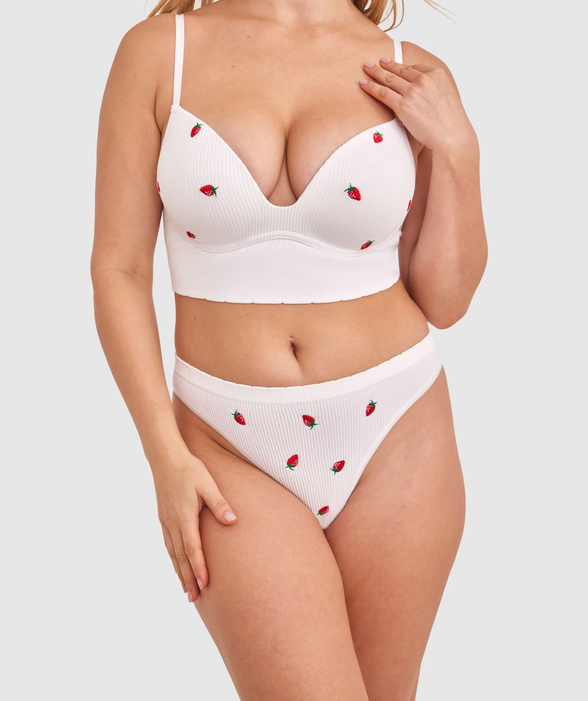 Berry Delight G String - Ivory