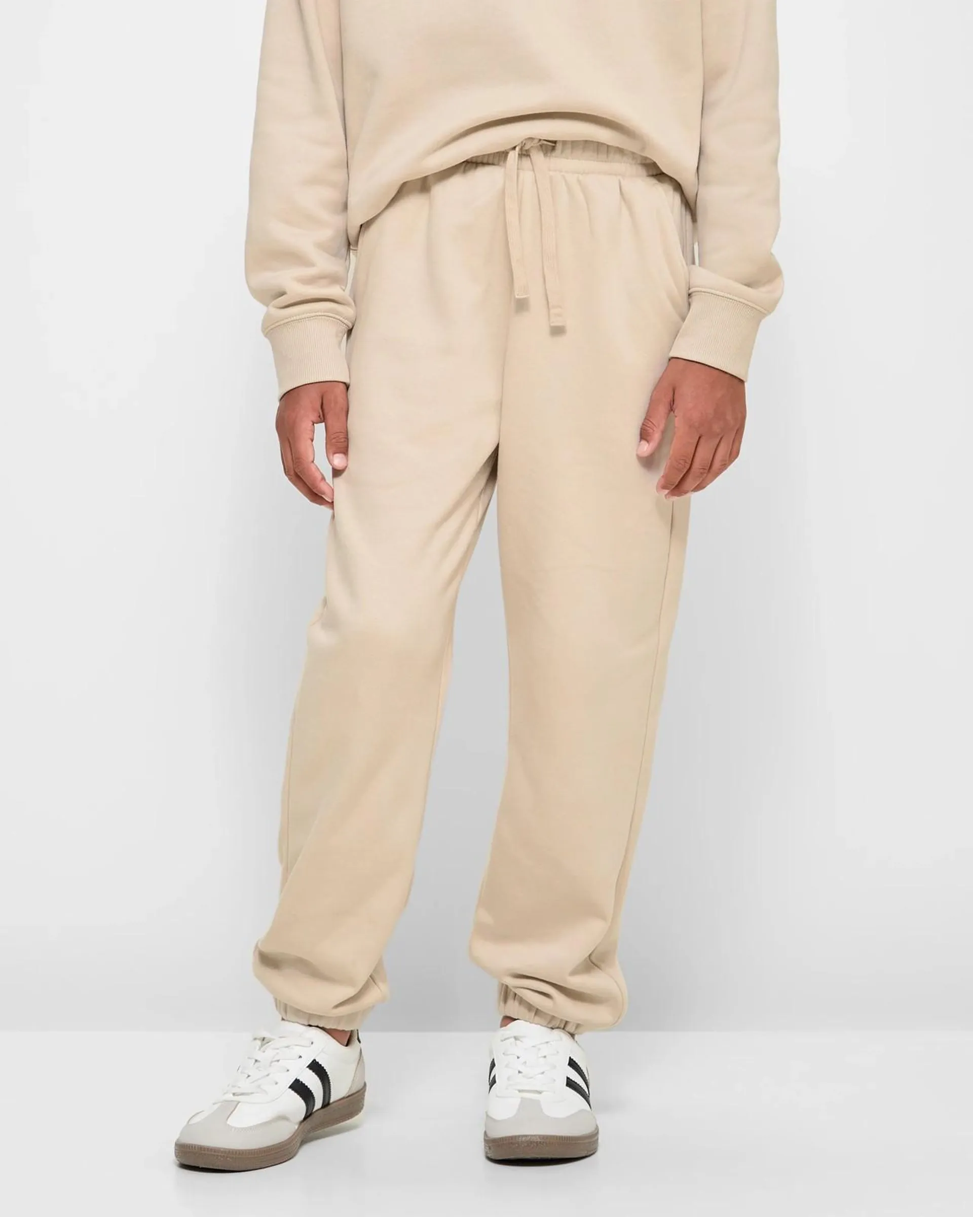 Essential Relaxed Trackpant - Stone