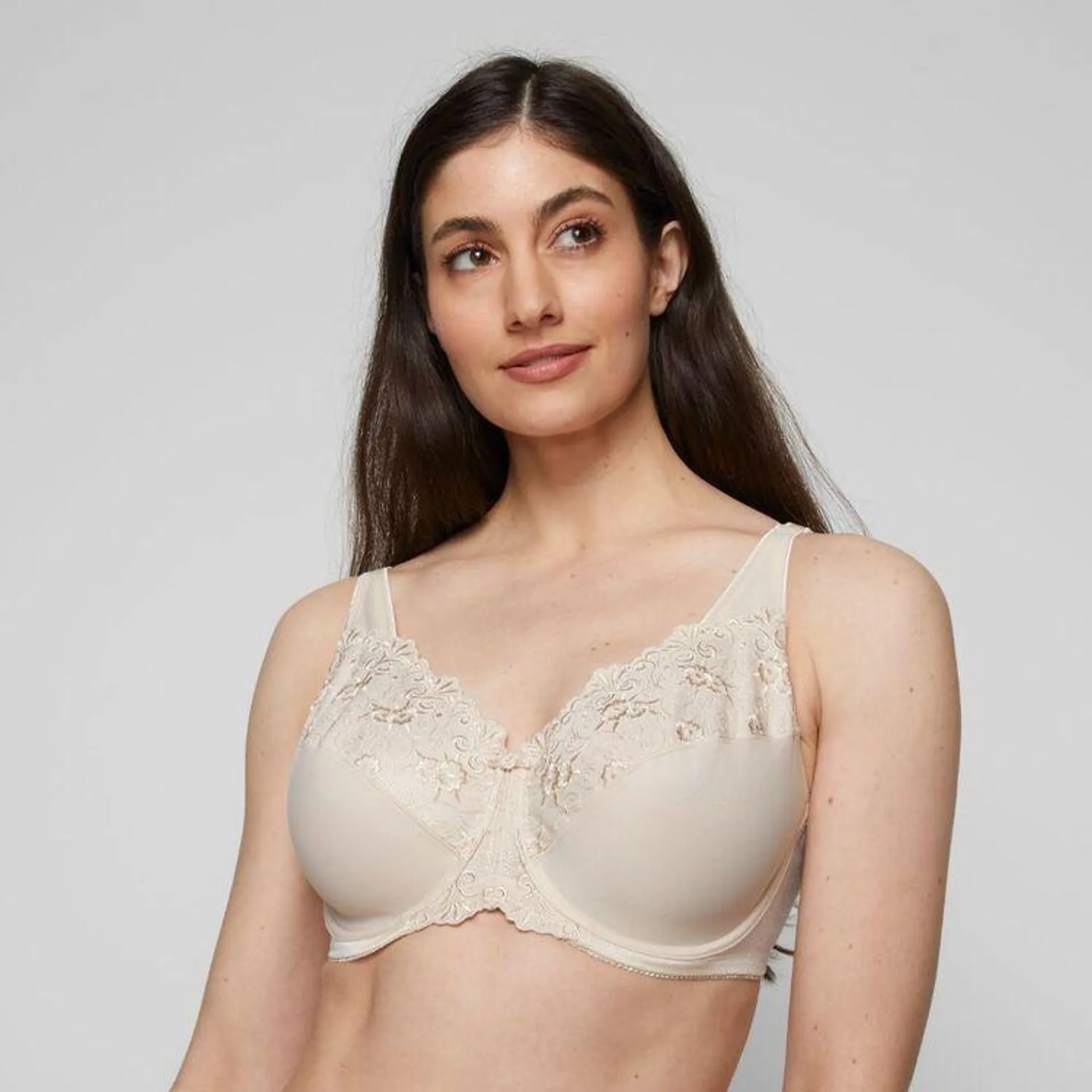 Triumph Women's Embroidered Minimiser Underwire Bra Fawn