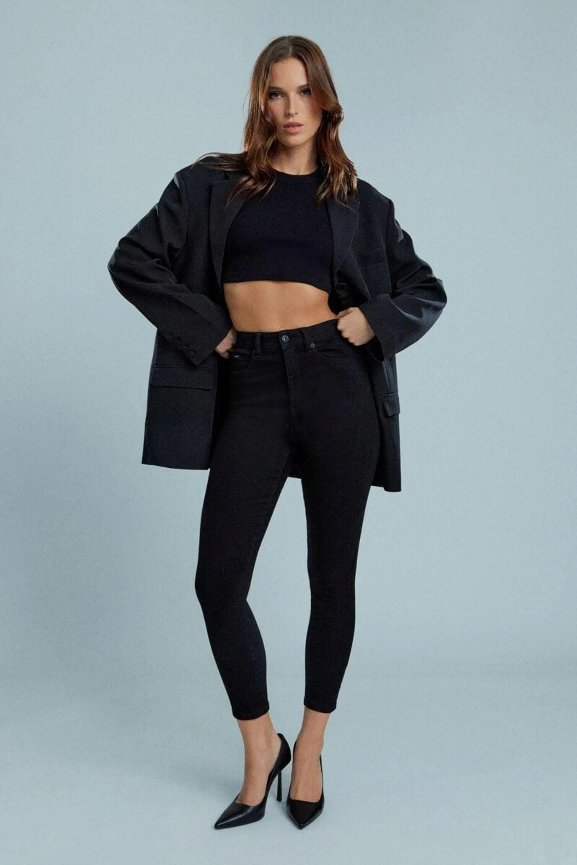 khloe hi crop jeans in black