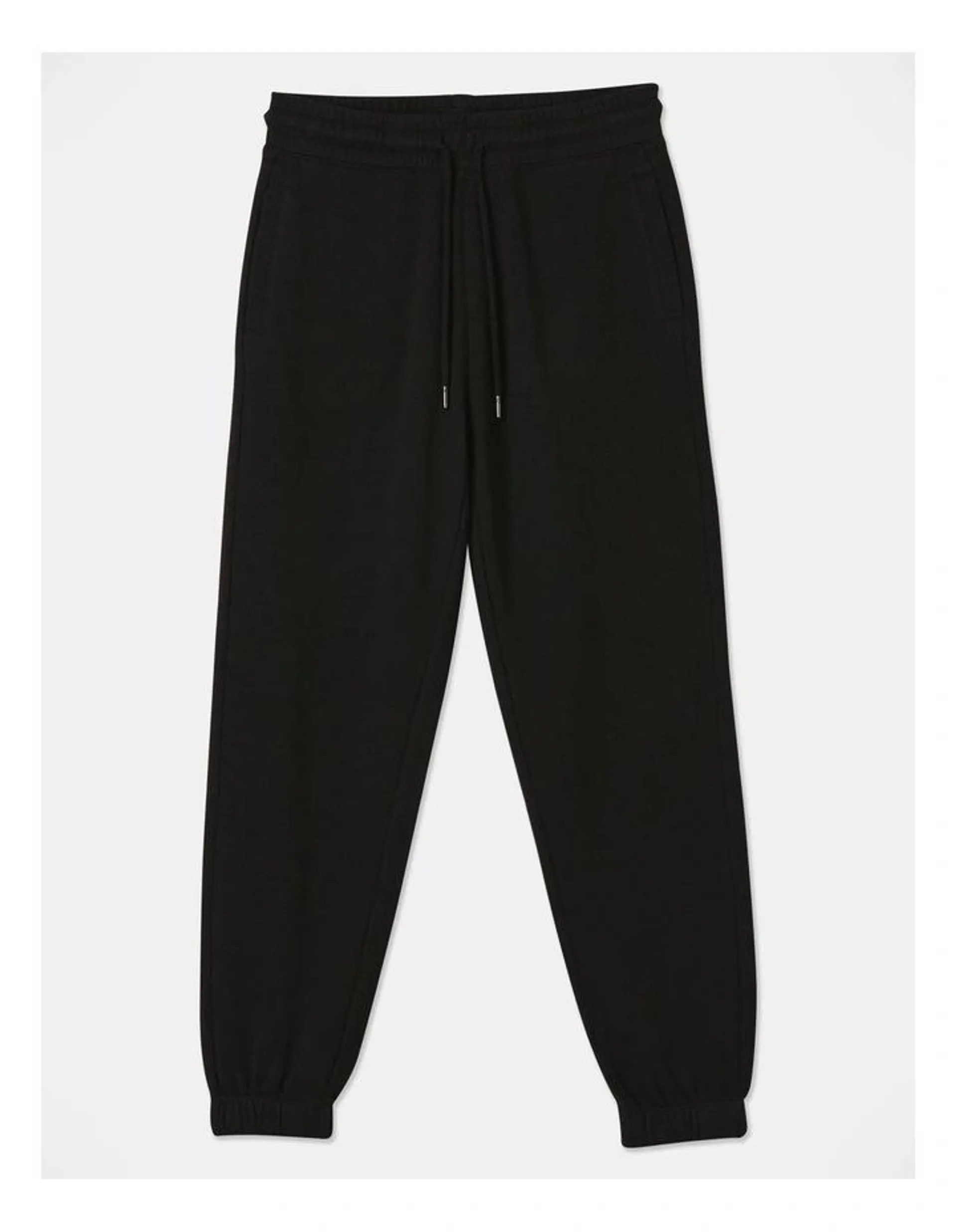 Essentials Trackpant in Black