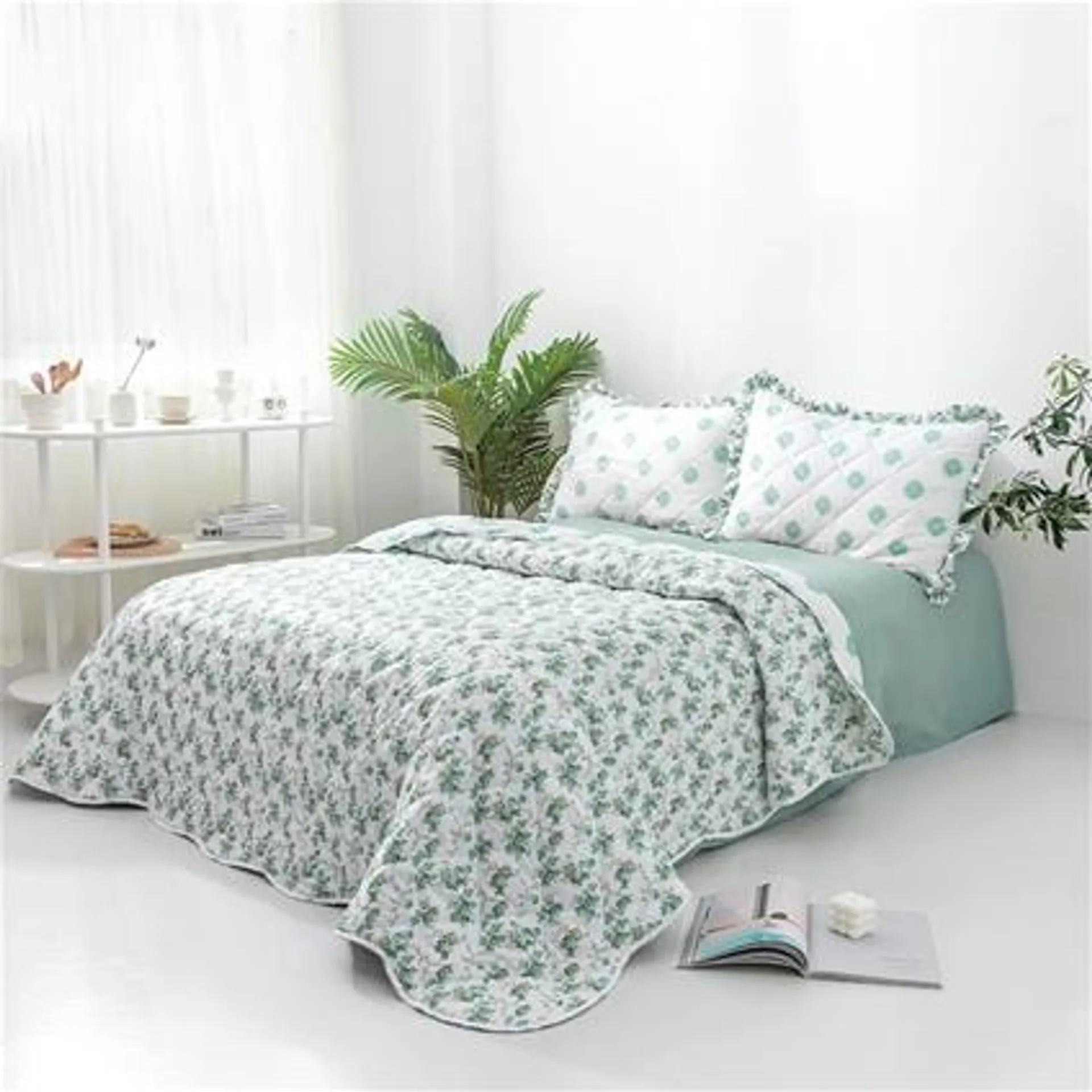 Fresh Floral Light Reversible Coverlet Queen