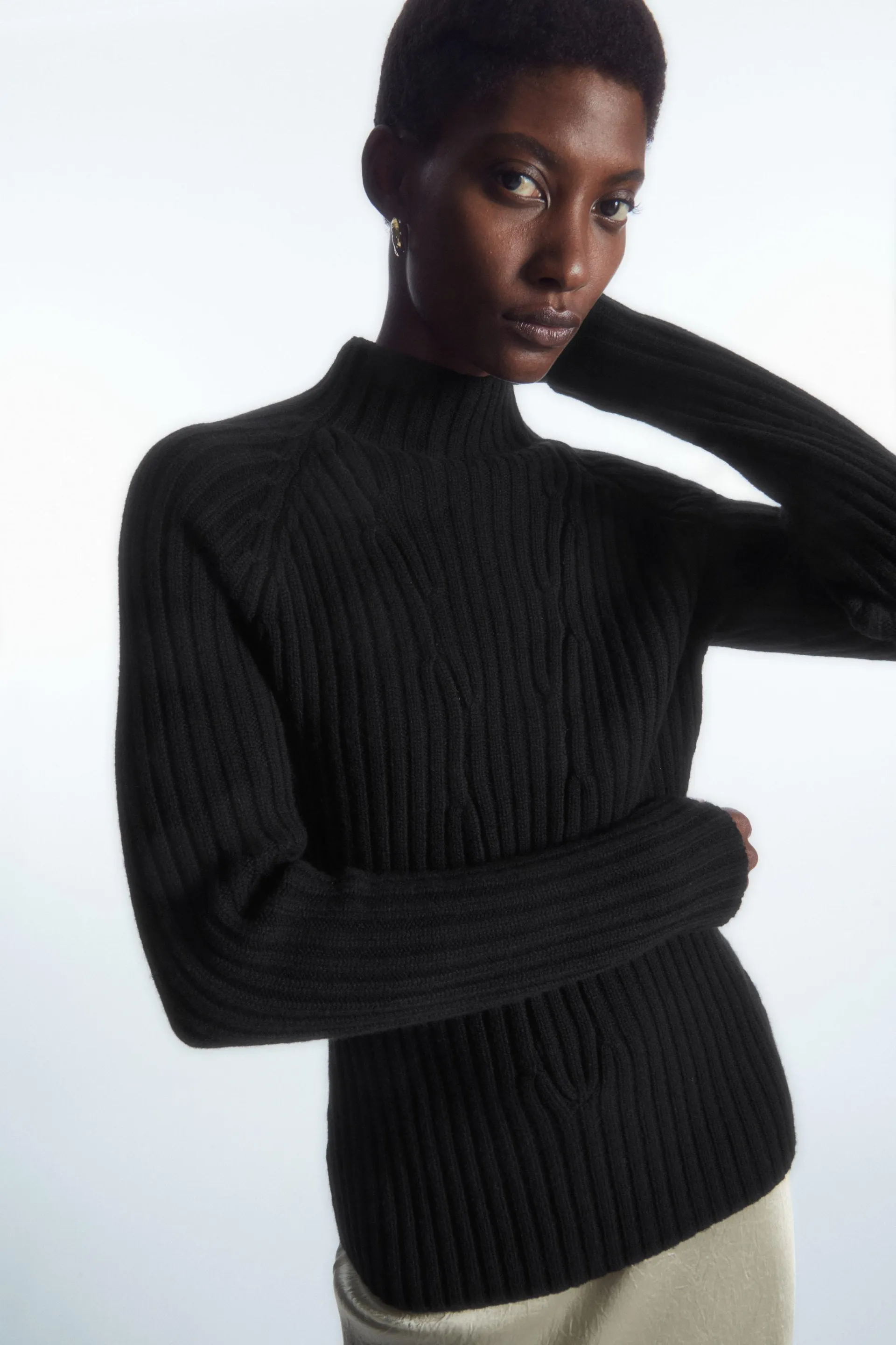 RIBBED PURE CASHMERE TURTLENECK JUMPER