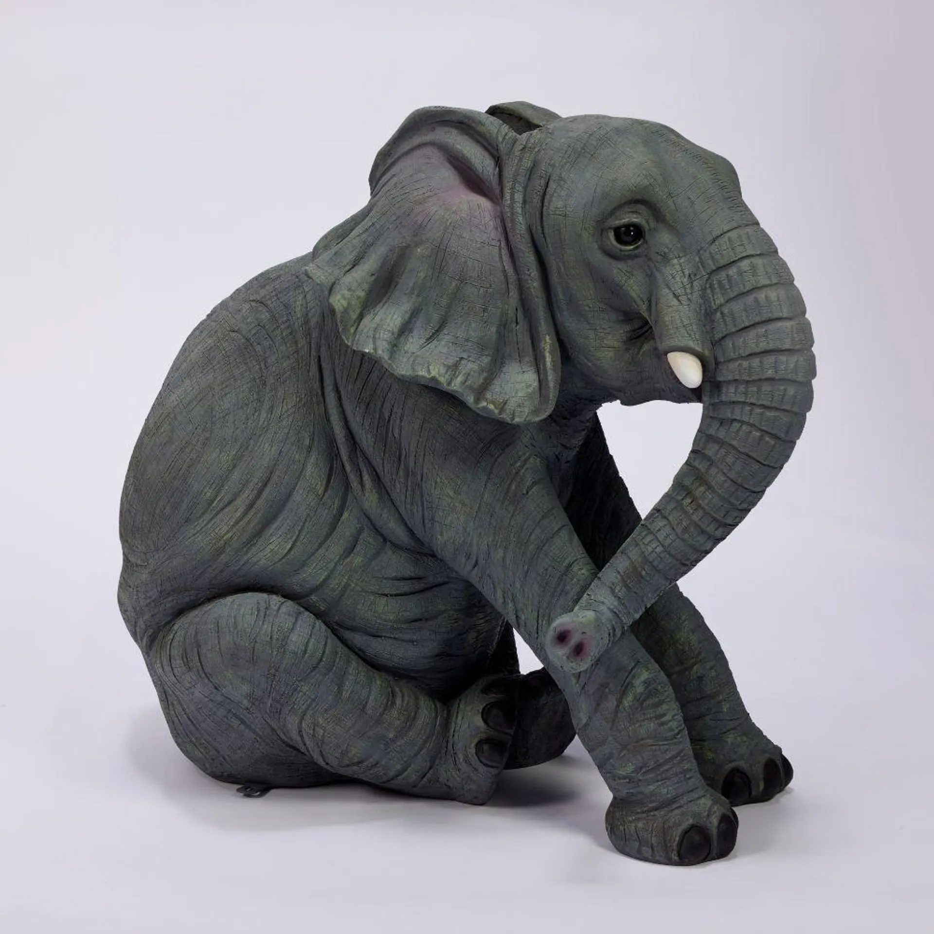 Elephant Sitting 91cm Ea HIRE