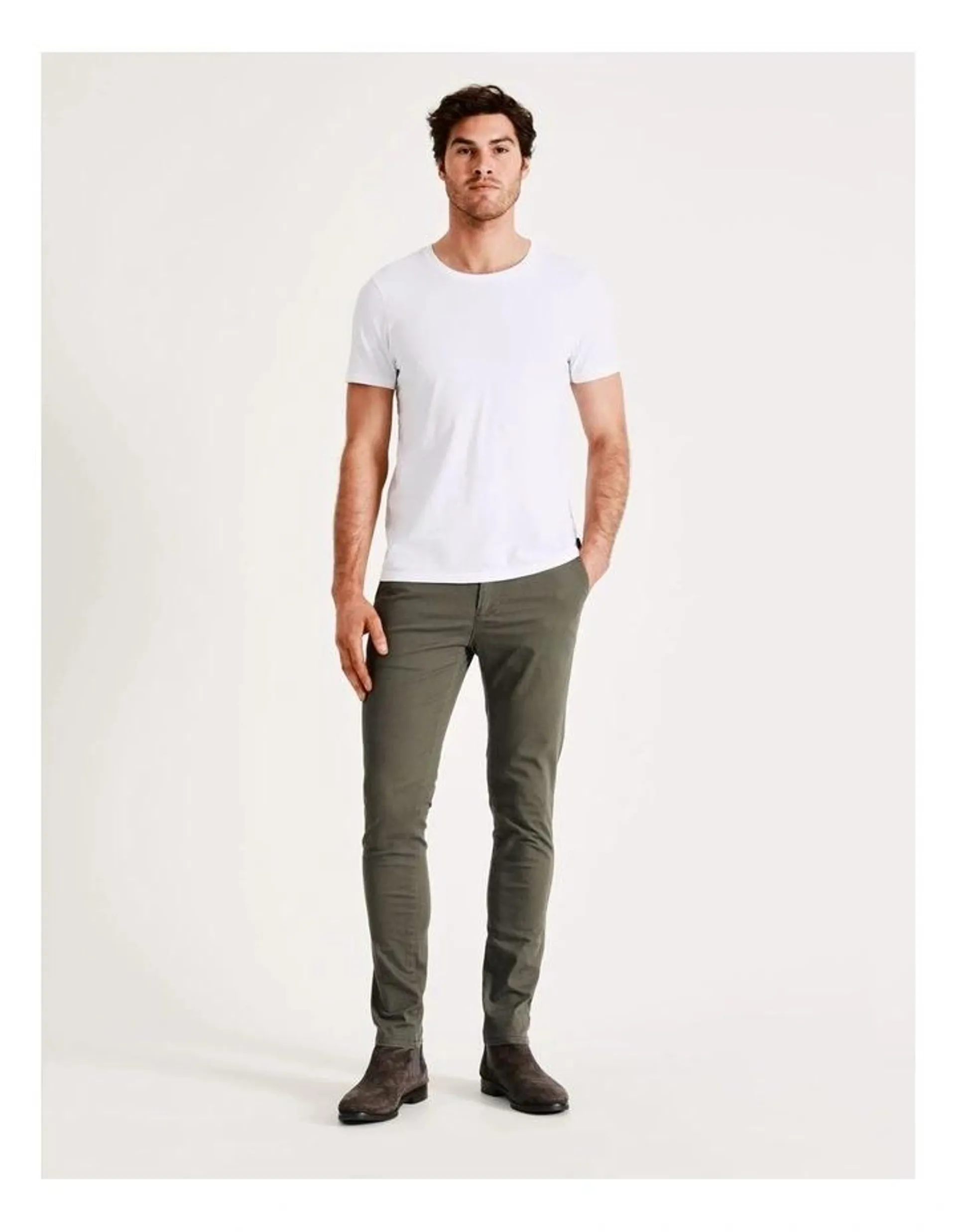 Maddox Jack Slim Tapered Chino Pant in Khaki