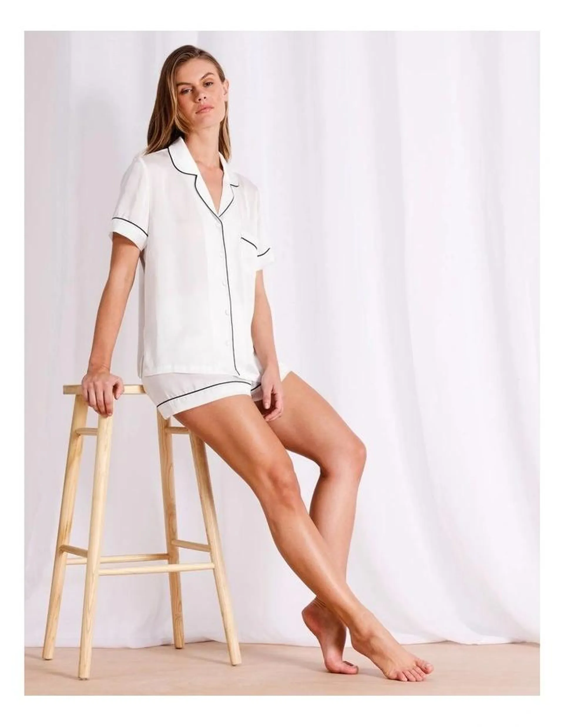 Signature Satin Short Sleeve Pyjama Set in Ivory