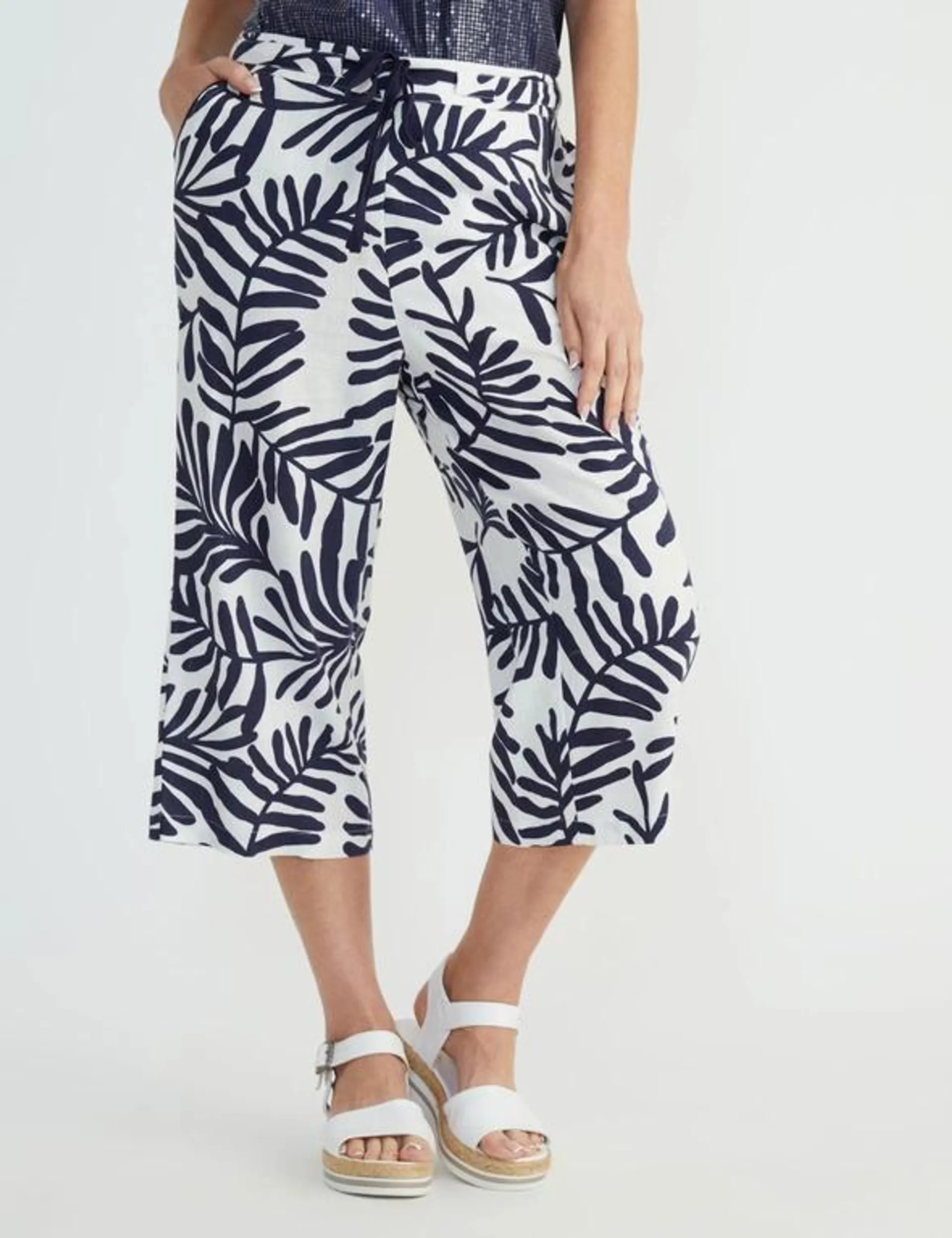 Millers Crop Length Wide Leg Linen Blend Contrast Piping Printed Pant