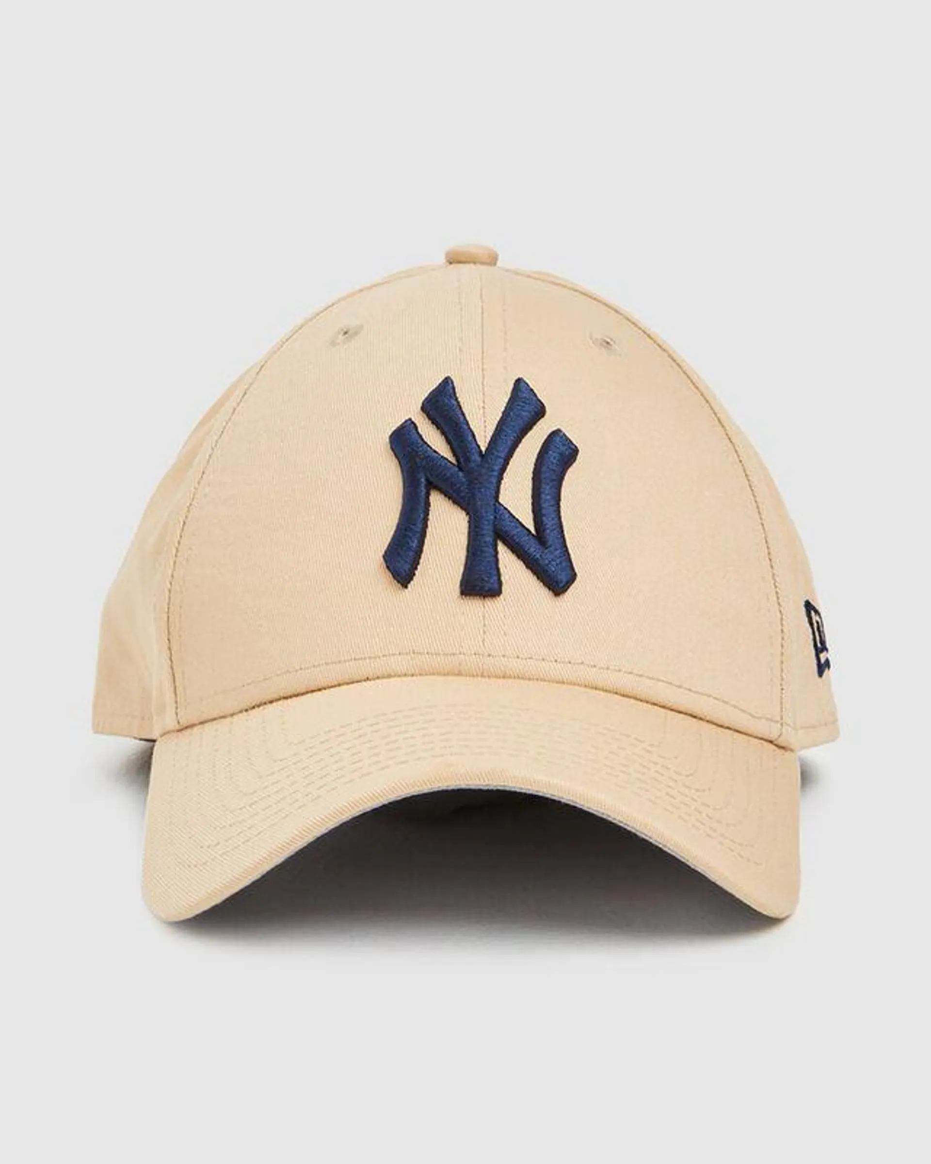 9Forty NY Yankees Cap Oatmilk Pebble Grey