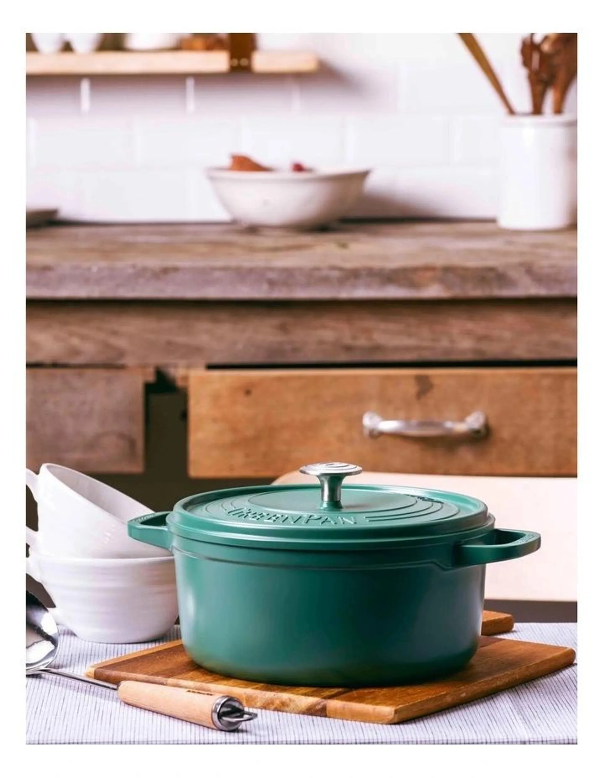 Featherweights Casserole 28cm/6.6L With Lid in Artichoke