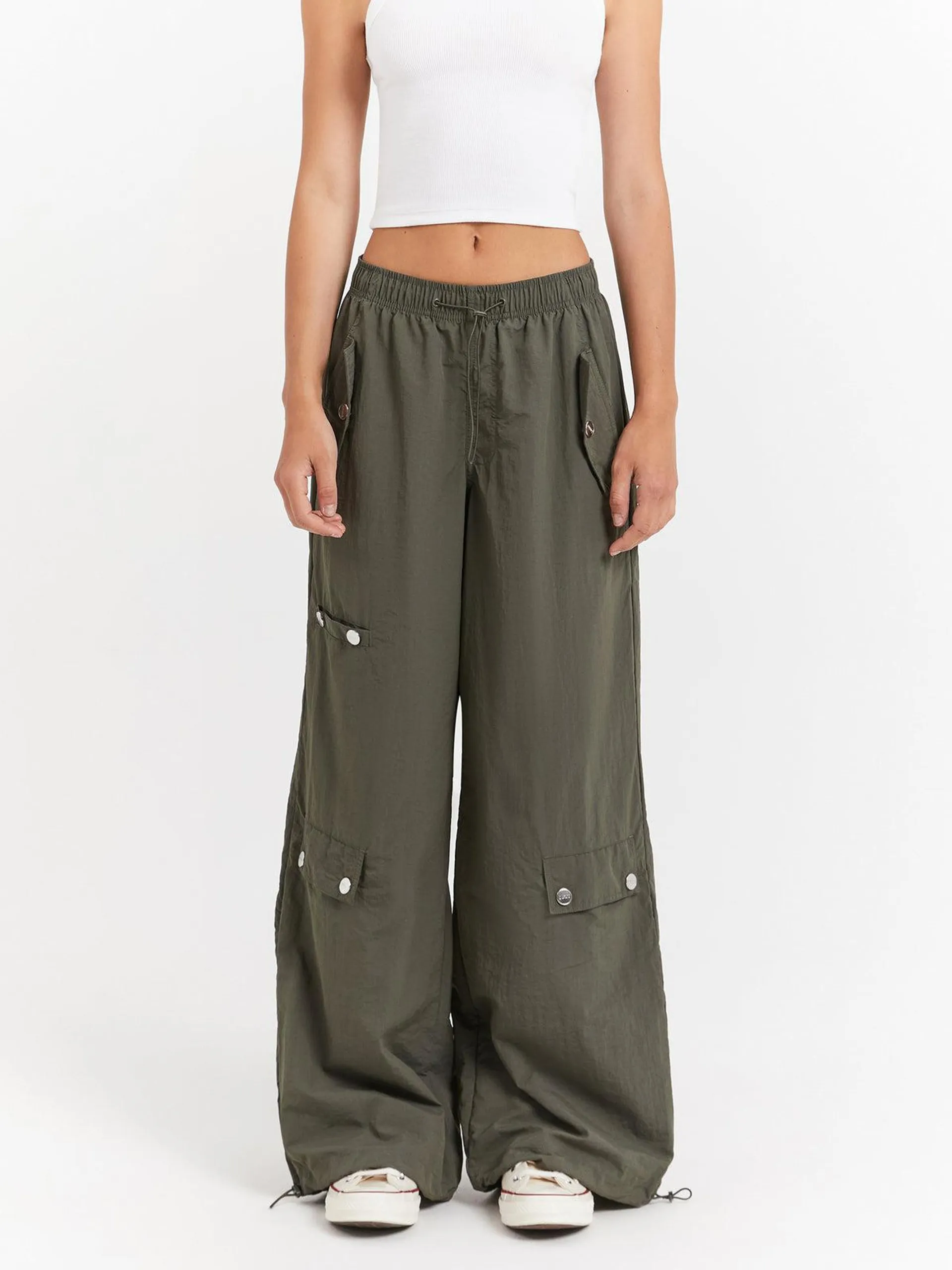 Alva Parachute Cargo Pants in Hunter