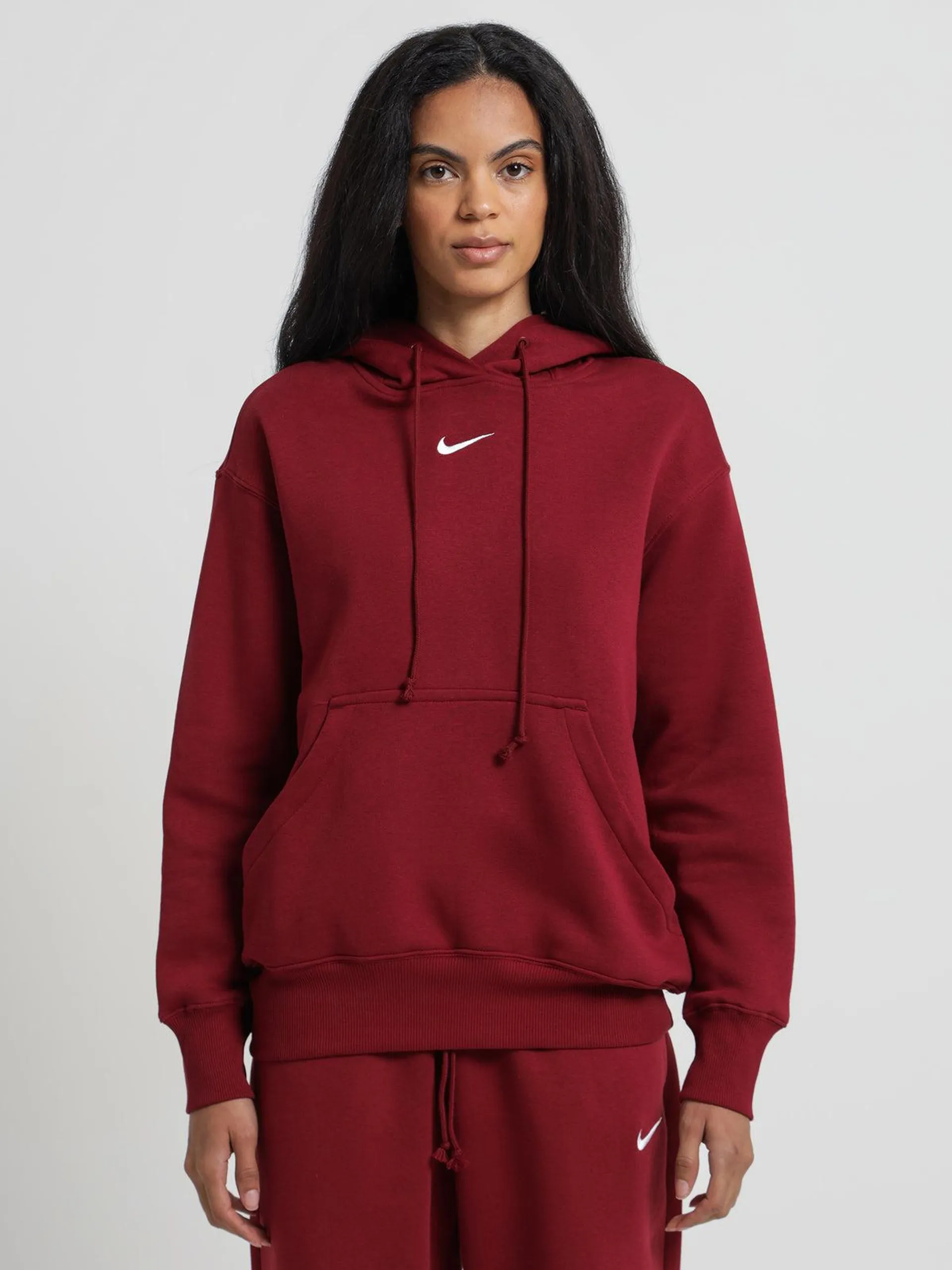 Sportswear Phoenix Fleece Oversized Pullover Hoodie in Team Red & White