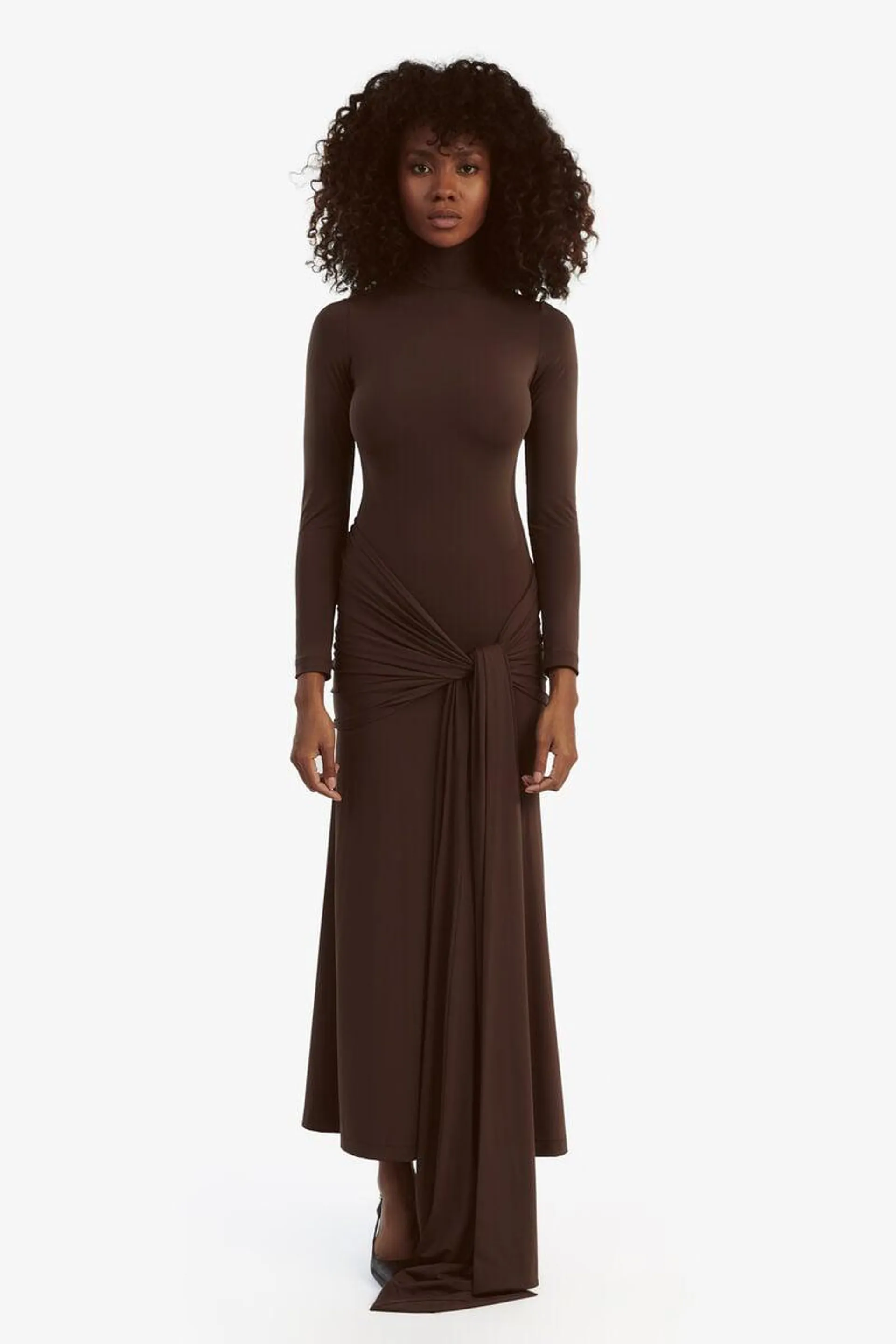 alix maxi tie front dress in chocolate