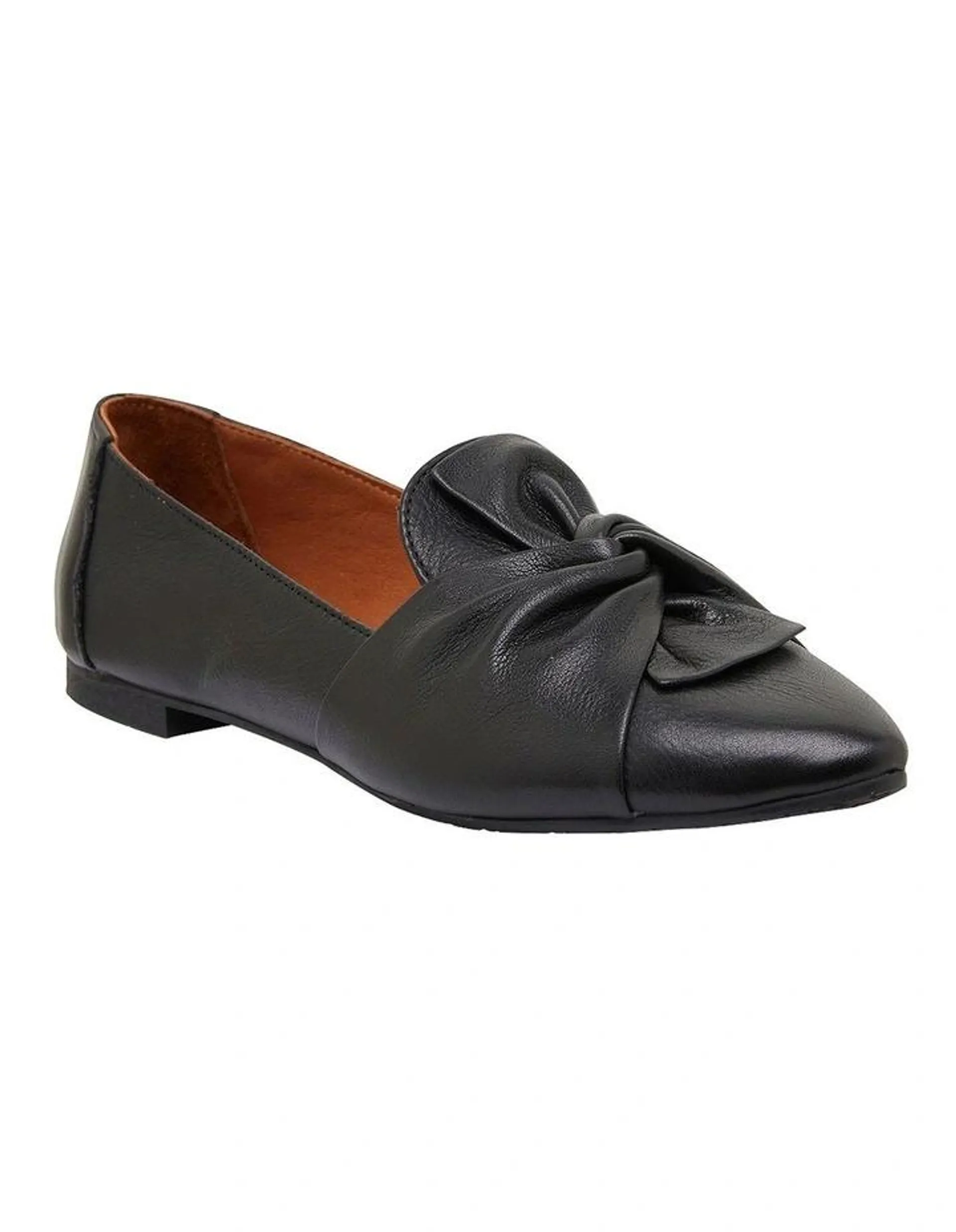 Rosco Flat Shoes in Black Leather