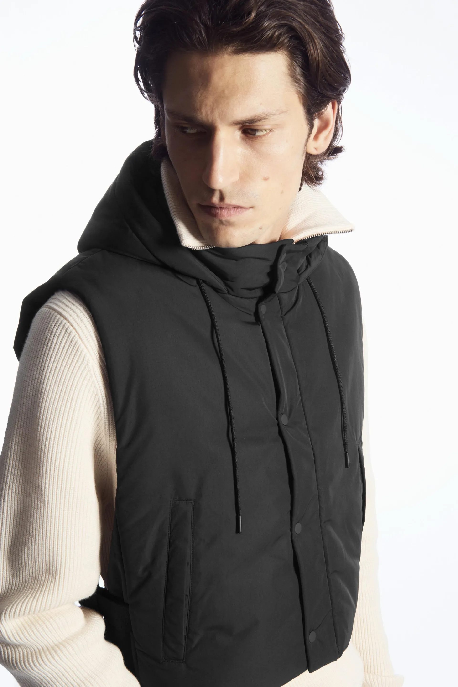 BUCKLED-SIDE PADDED HOODED GILET