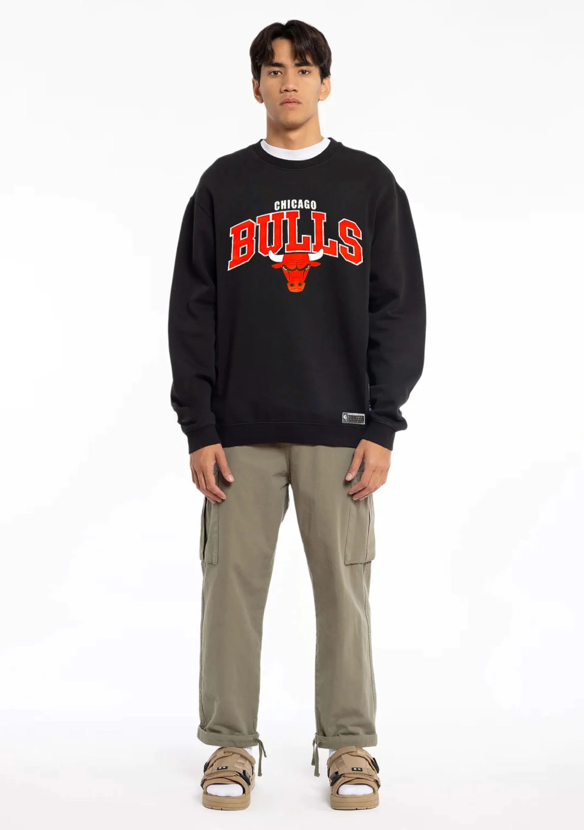 NBA Essentials Mens Chicago Bulls Logo Crew 7K2M17AQQ-BUL