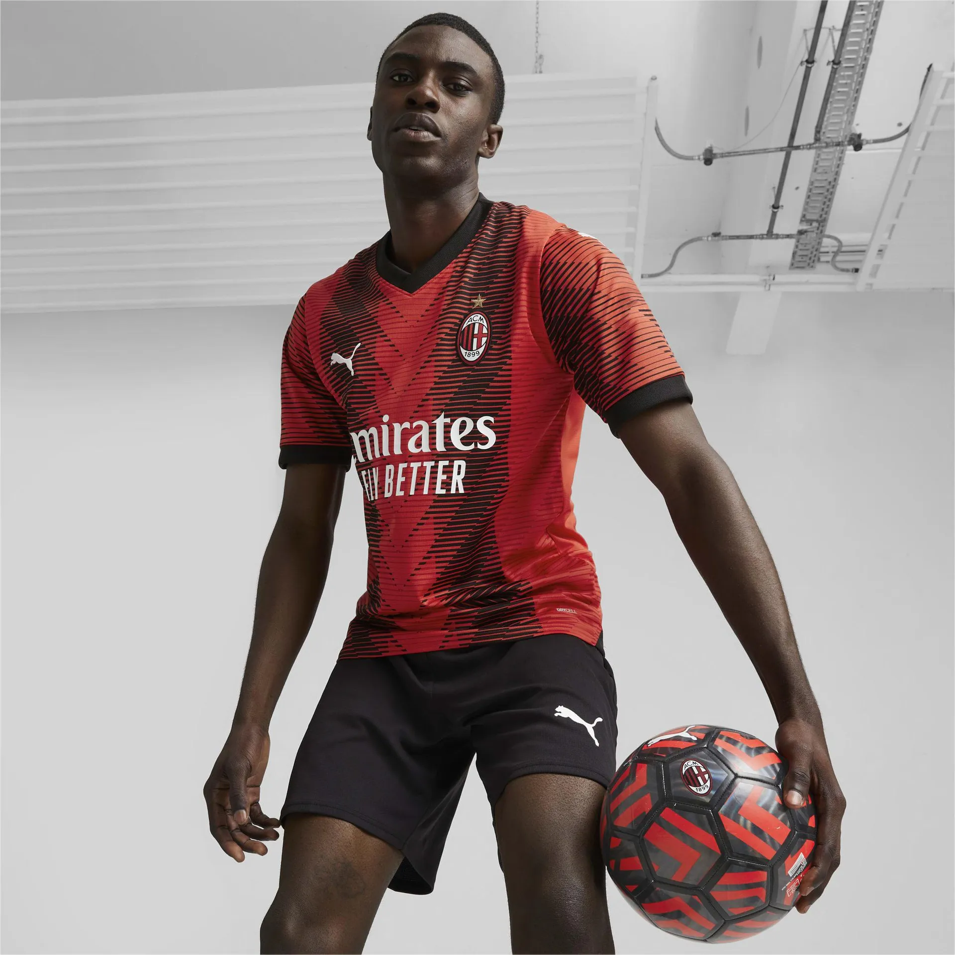 AC Milan 23/24 Home Jersey