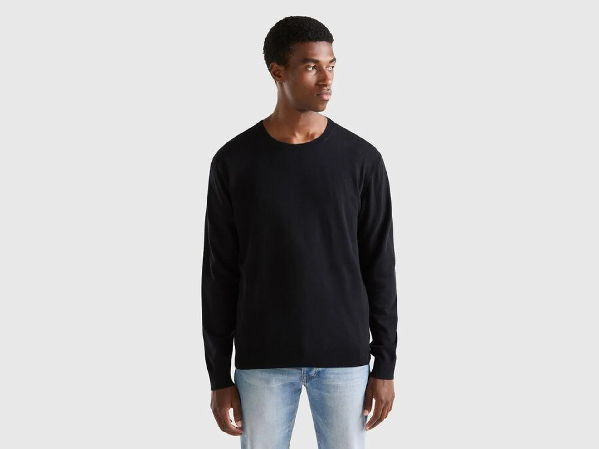 Crew neck sweater in lightweight cotton blend