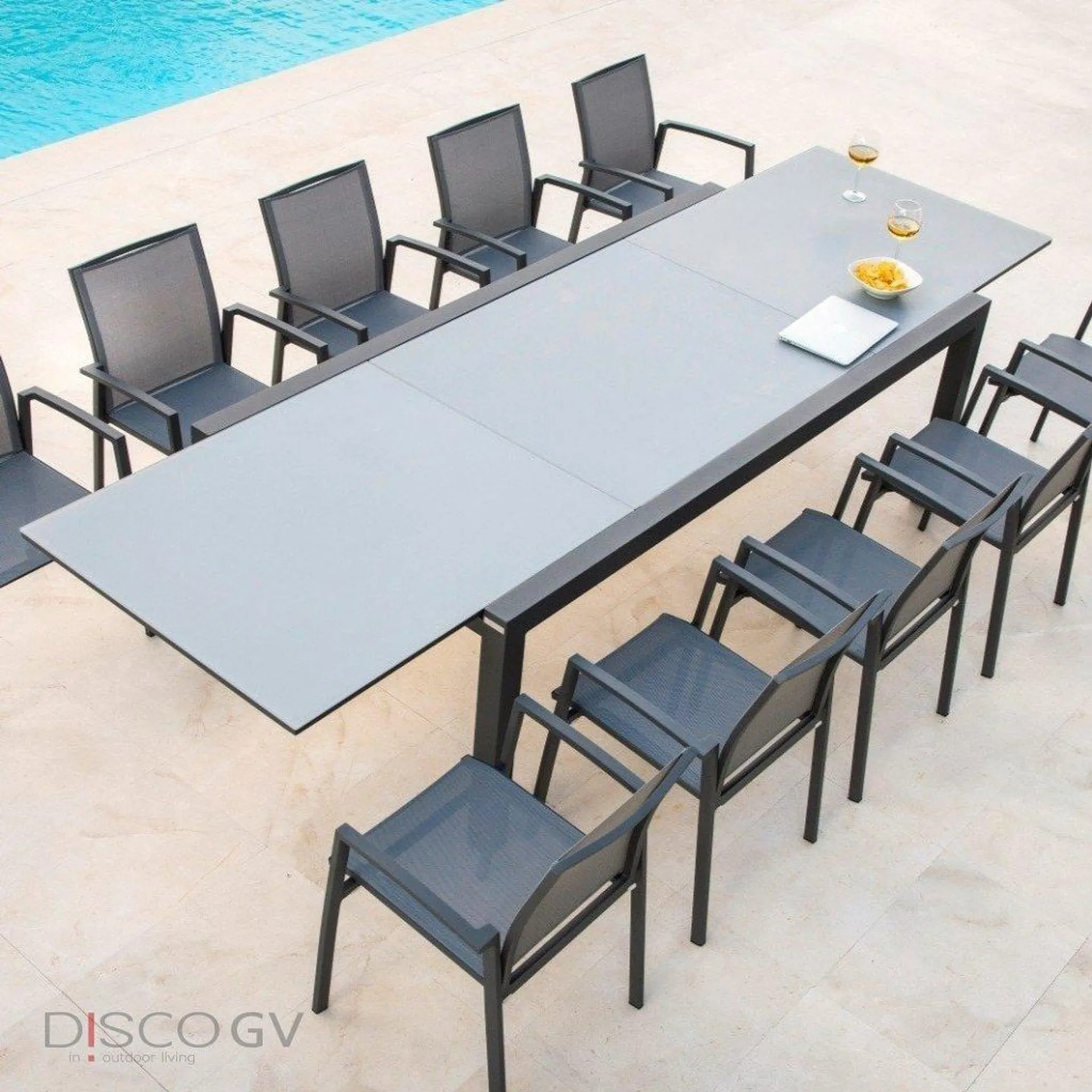 Livorno tafel 220-330x105 charcoal mat glass top