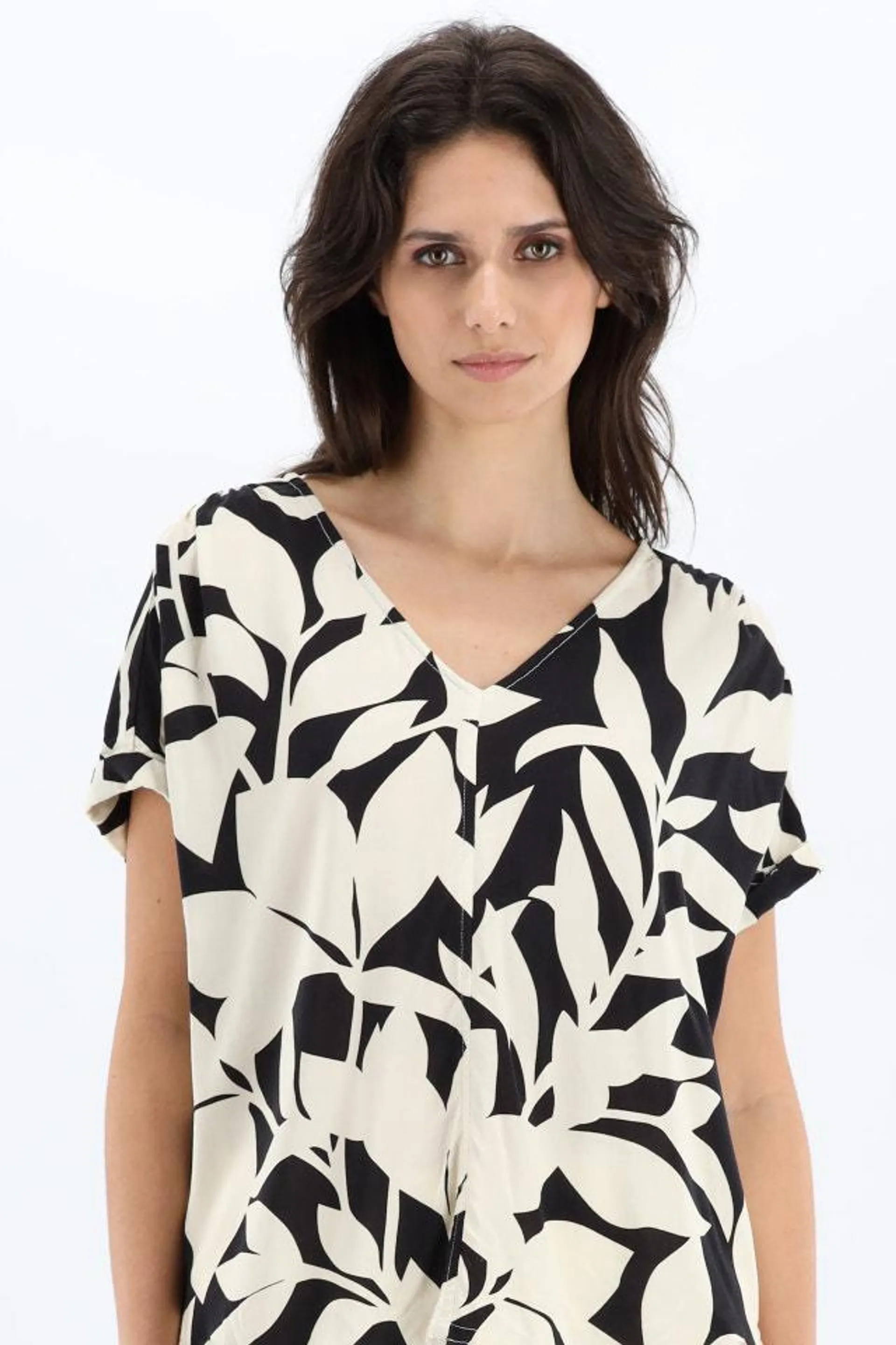 Zwart/witte blouse met blaadjes print