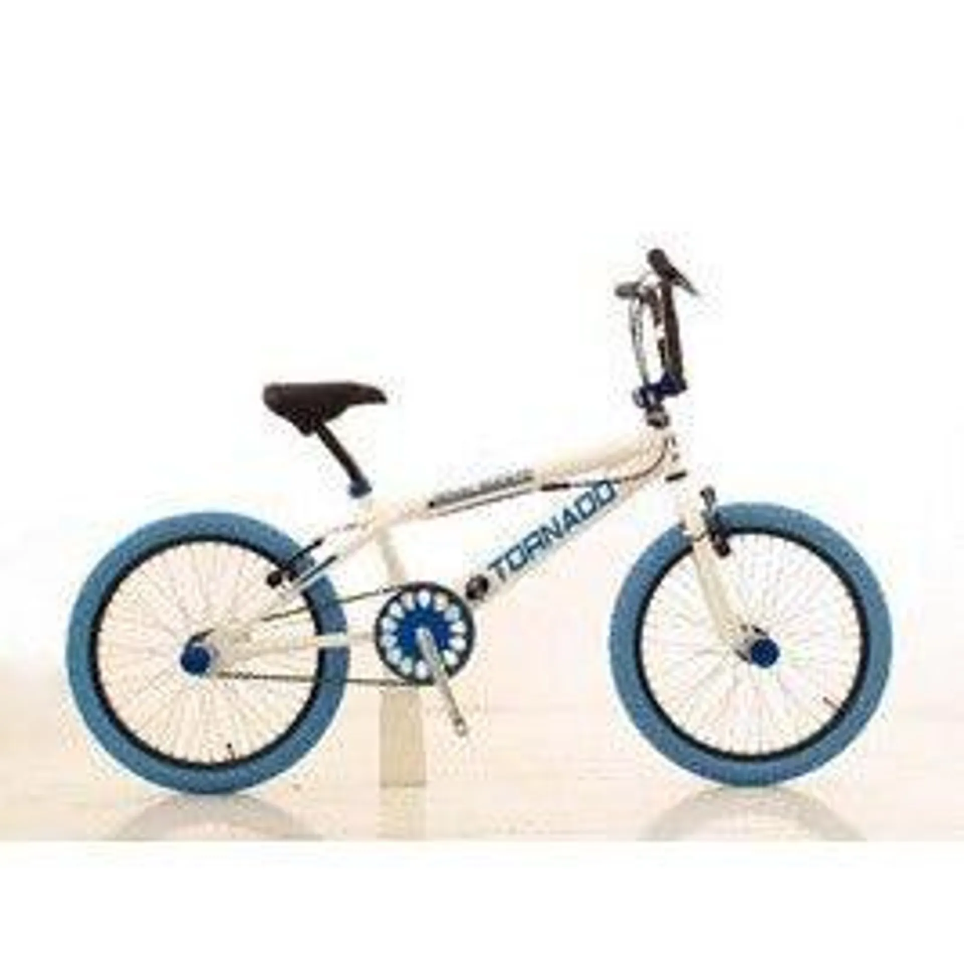 Tornado 20 inch freestyle fiets wit blauwe banden 2000020