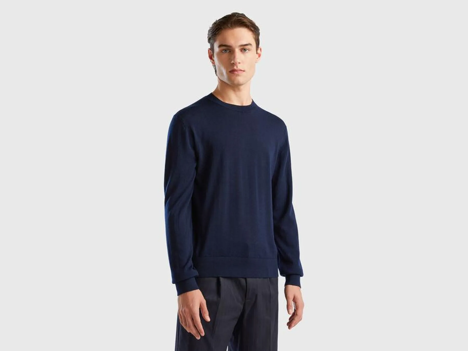 Dark blue sweater in pure Merino wool