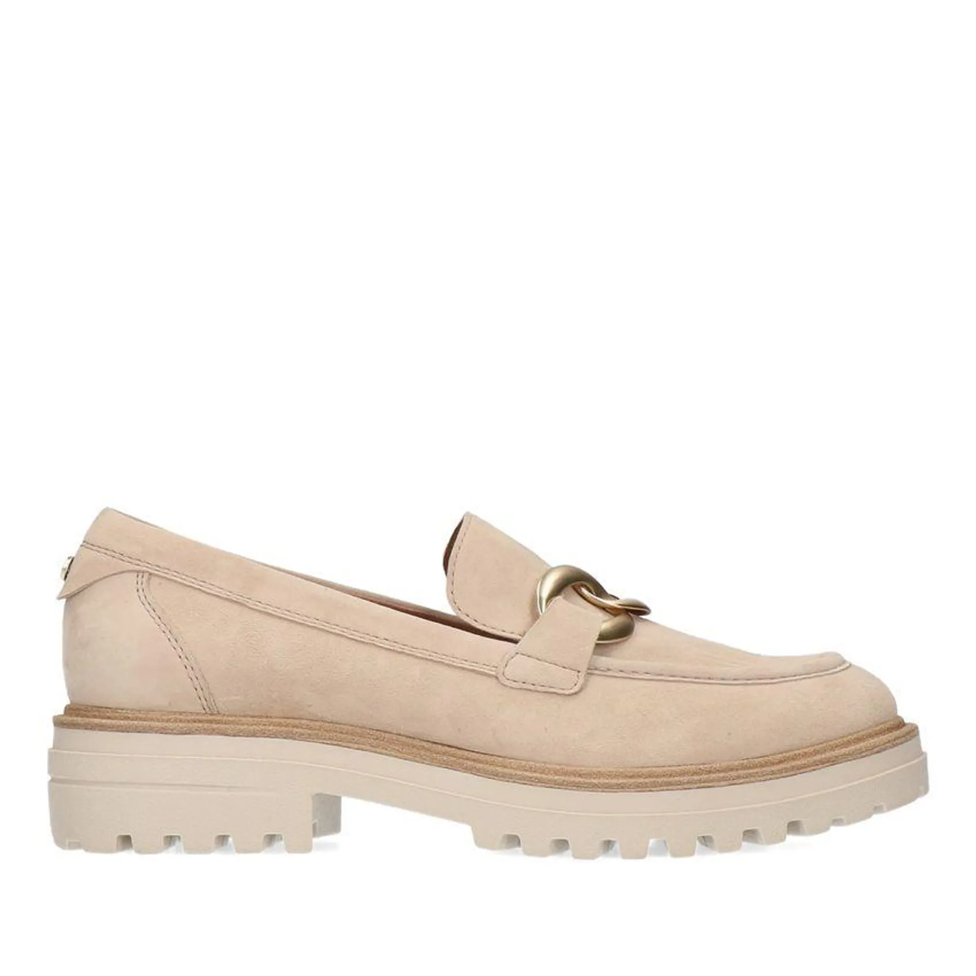 Beige suède loafers met goudkleurige chain