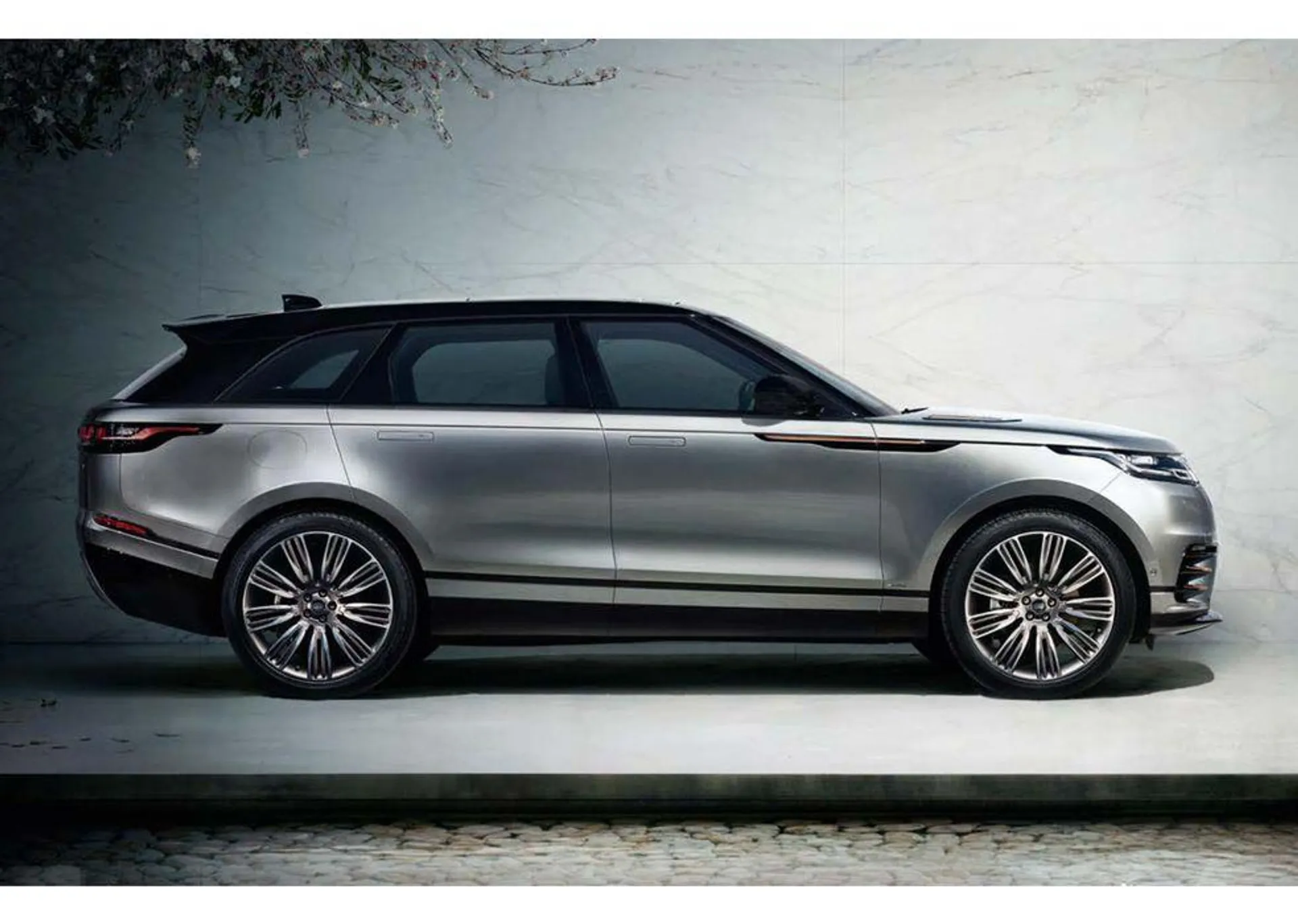 ROVER VELAR van 13 oktober tot 13 oktober 2024 - folder pagina 4