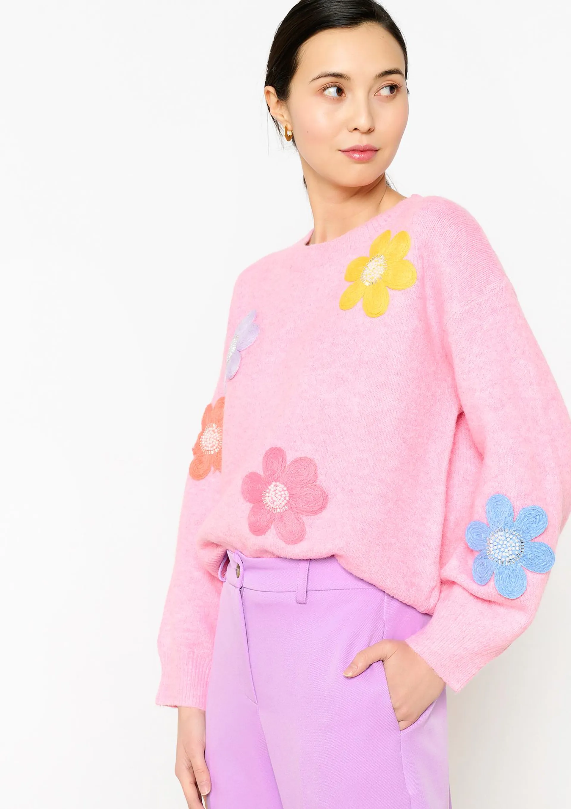 Pullover with flowers