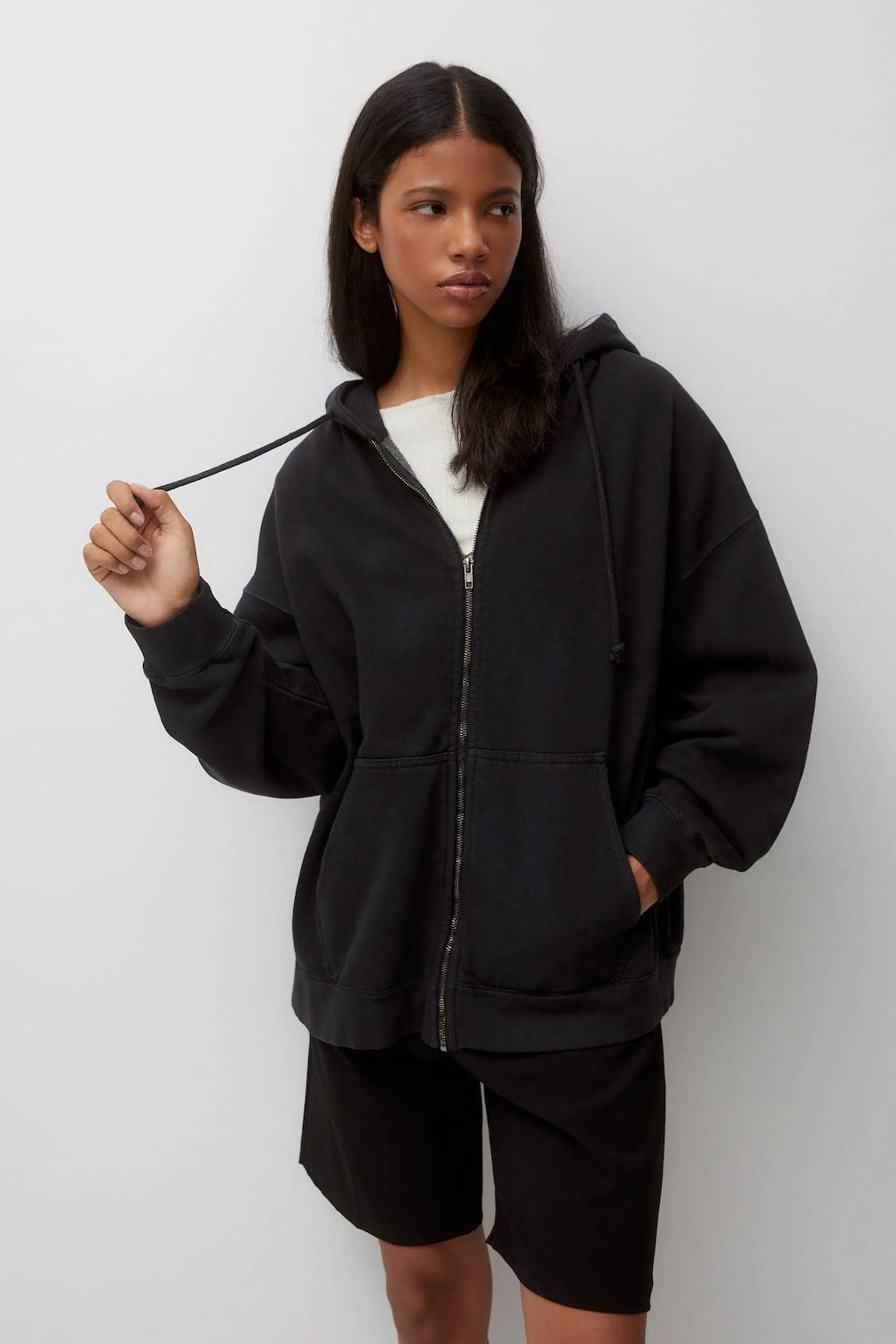 OVERSIZE ZIP UP SWEATSHIRT