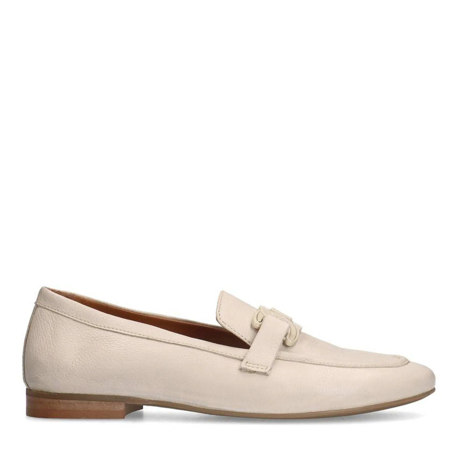 Roomwitte leren loafers met detail