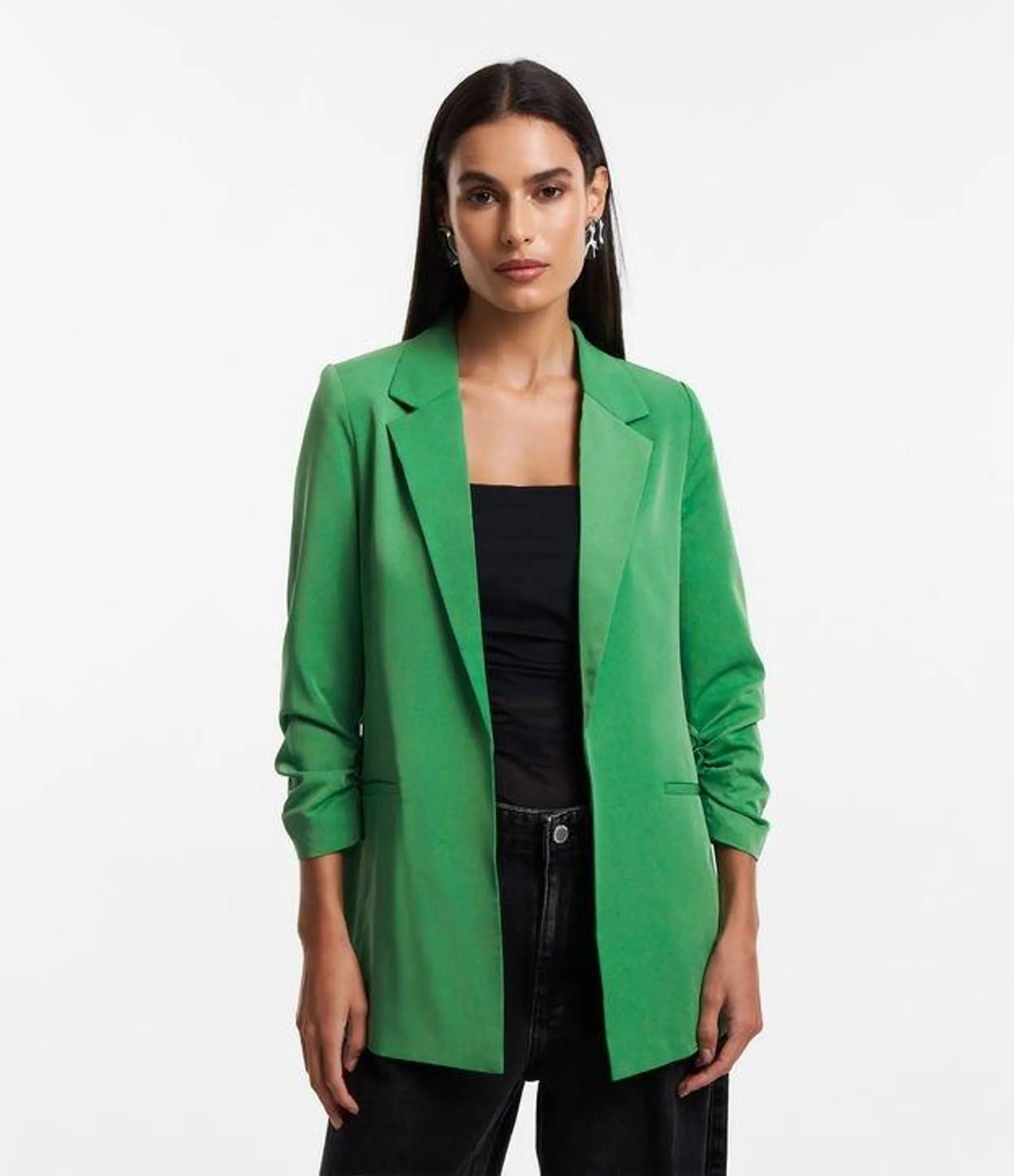 Blazer Alongado de Alfaiataria em Crepe com Rugas nas Mangas Verde