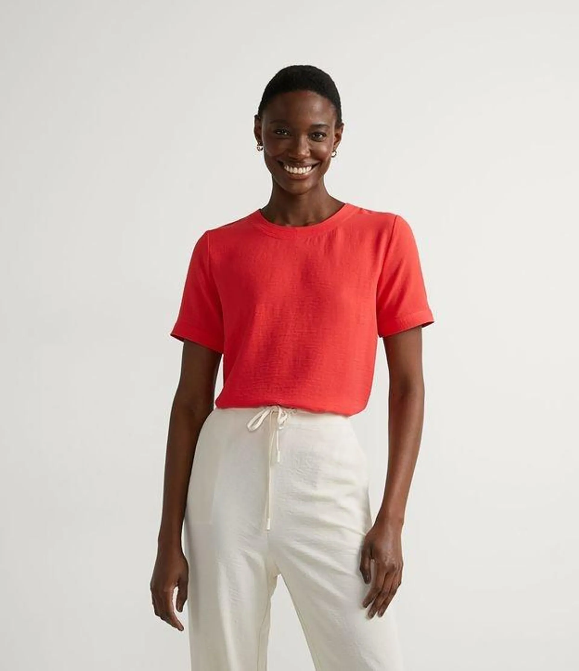 Blusa com Abertura nas Costas e Detalhes Pespontados Vermelho Médio