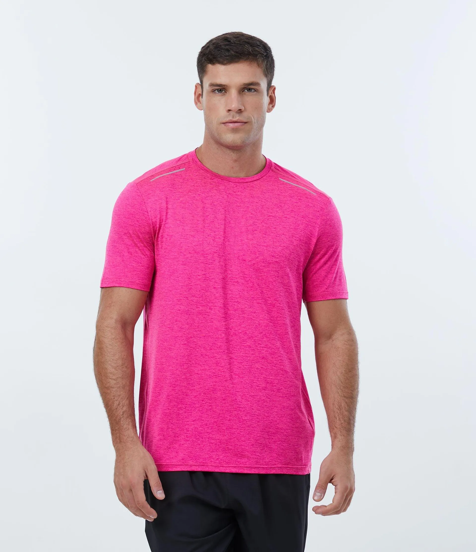 Camiseta Esportiva Básica em Tecnologia Dry com Detalhes Refletivos Rosa Pink